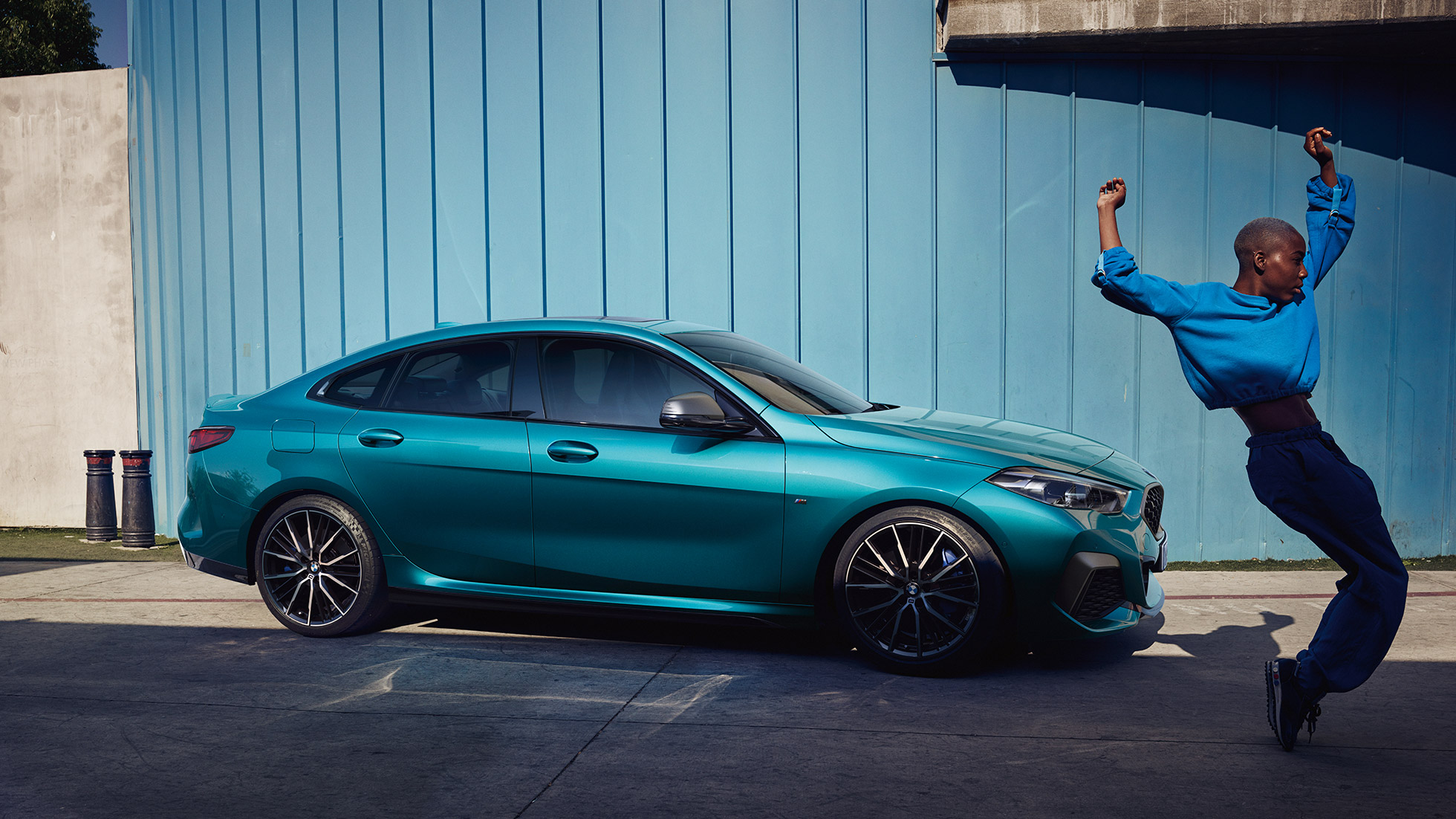 Perfil estilo Coupé, BMW Série 2 Gran Coupé Perfil estilo Coupé, BMW Série 2 Gran Coupé, pintura azul Snapper Rocks metalizada, F44, 2020, perspetiva lateral