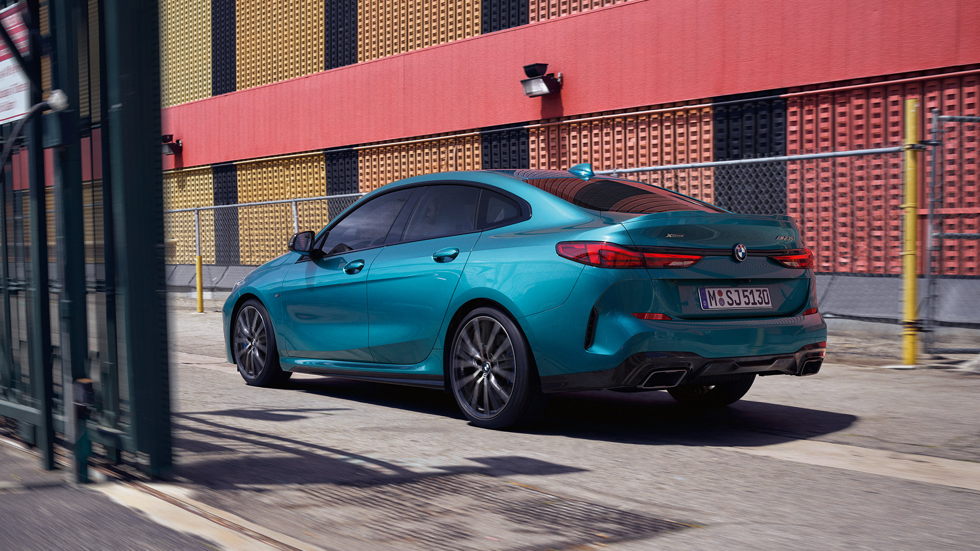 Moderno design, BMW Série 2 Gran Coupé Moderno design, BMW Série 2 Gran Coupé, pintura azul Snapper Rocks metalizada, F44 perspetiva lateral a três quartos