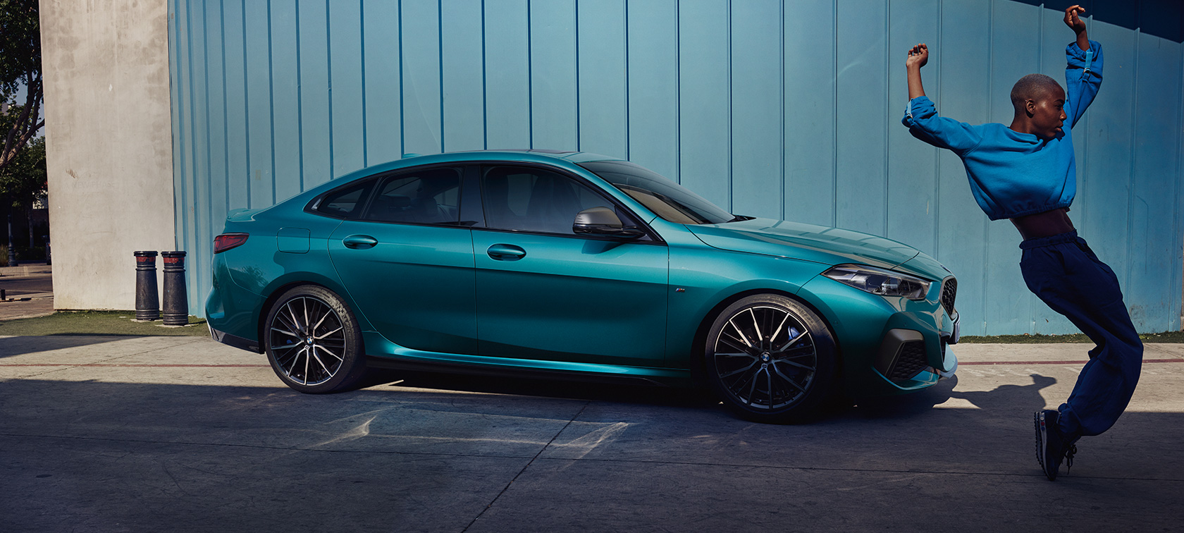 Ofertas e serviços para o BMW Série 2 Gran Coupé Ofertas e serviços para o BMW Série 2 Gran Coupé, pintura azul Snapper Rocks metalizada, F44, perspetiva lateral