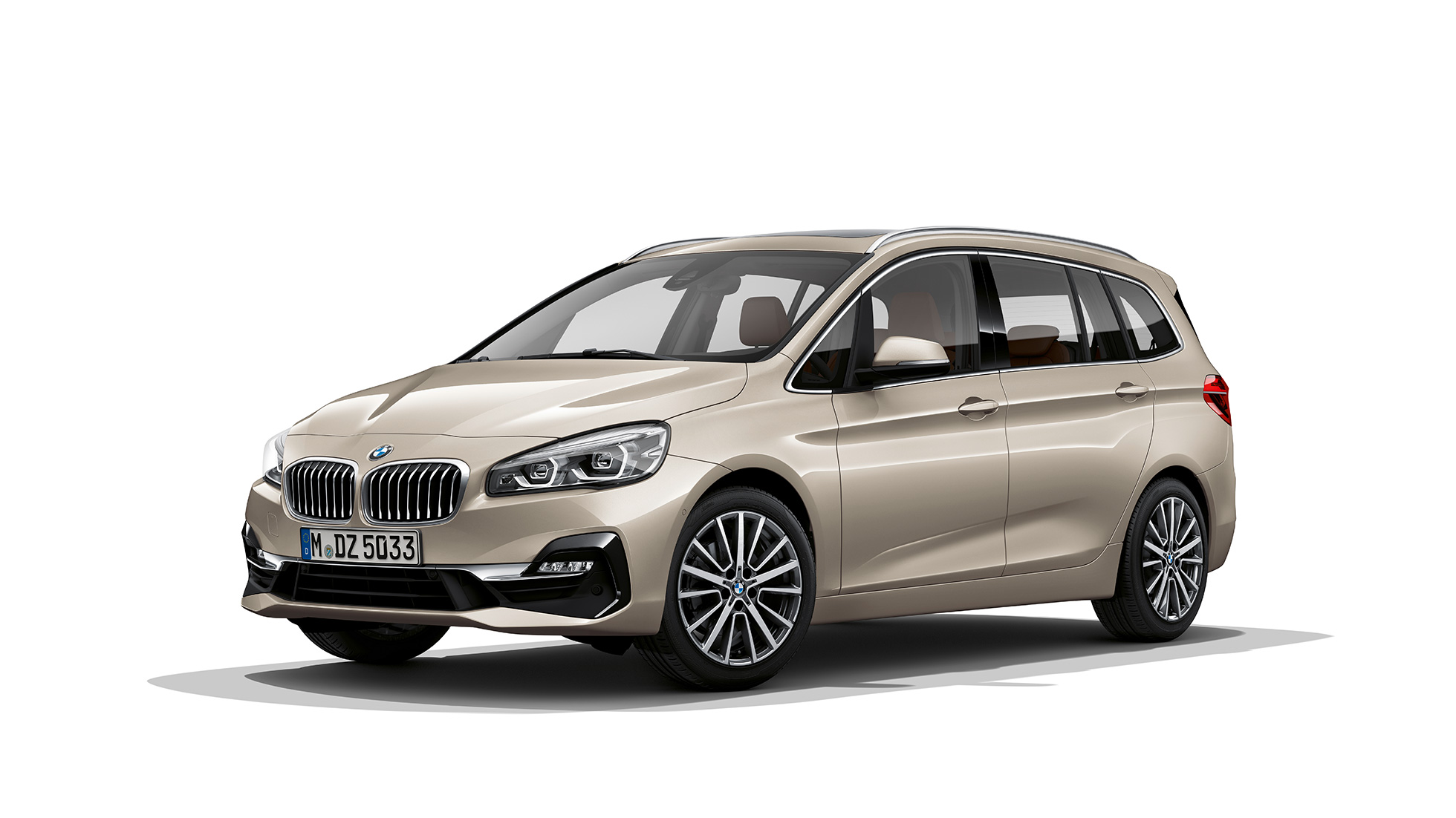 BMW Série 2 Gran Tourer, BMW 218d xDrive Versão Luxury Line, F46, 2018, bege Jucaro metalizado, perspetiva frontal a três quartos 