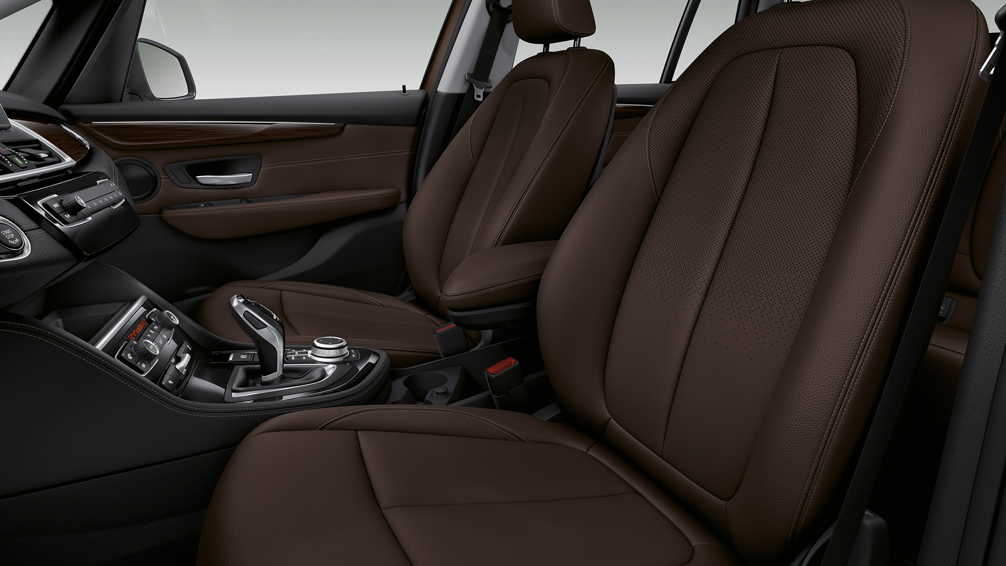 Bancos desportivos, BMW Série 2 Gran Tourer, BMW 218d xDrive Versão Line Luxury, F46, 2018, interior