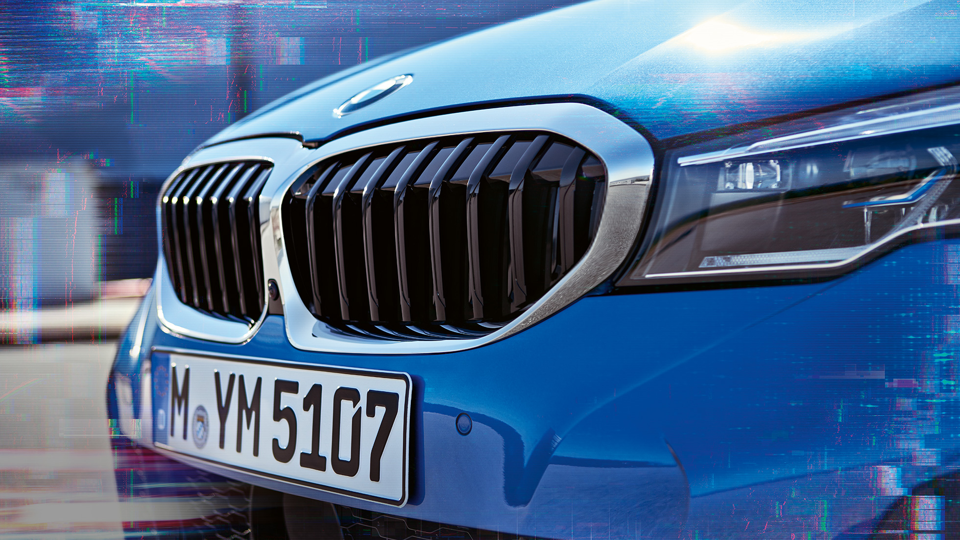 BMW Série 3 Berlina, grelha dupla em forma de rim. Grande plano lateral da grelha dupla em forma de rim do BMW Série 3 Berlina.