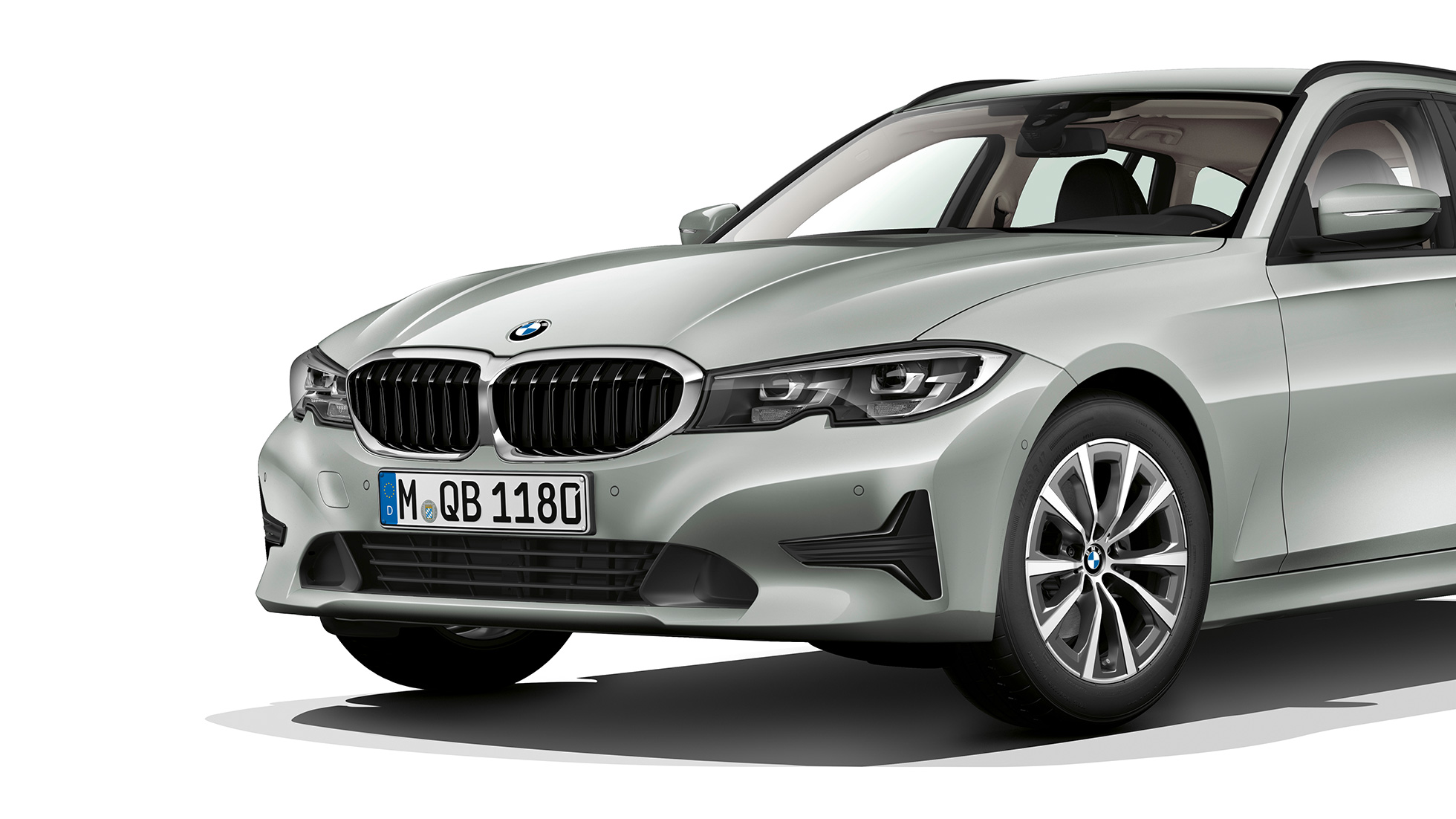 Perspetiva frontal a três quartos da Versão Advantage BMW Série 3 Touring, perspetiva frontal a três quartos da Versão Advantage