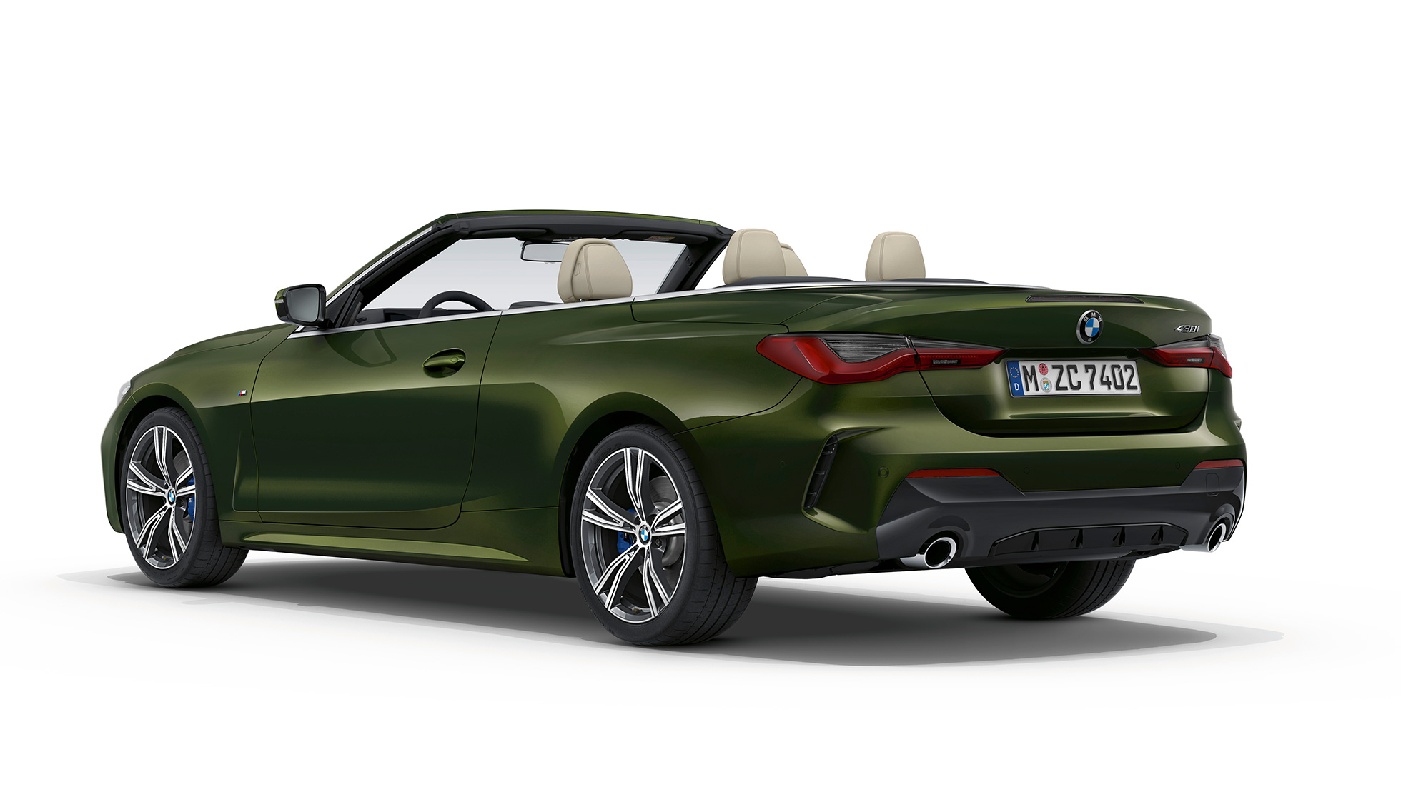 Traseira do BMW Série 4 Cabrio, Versão Desportiva M, G23, 2020 BMW Série 4 Cabrio, G23, 2020, Versão Desportiva M, pintura Bluestone metalizada, perspetiva traseira a três quartos