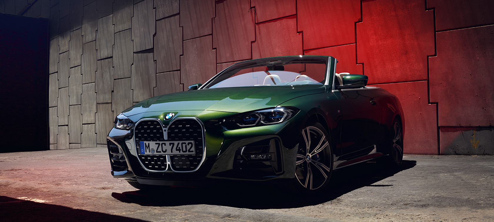 BMW Série 4 Cabrio, G23, 2020, cor exterior verde Sanremo metalizada, vista frontal a três quartos 