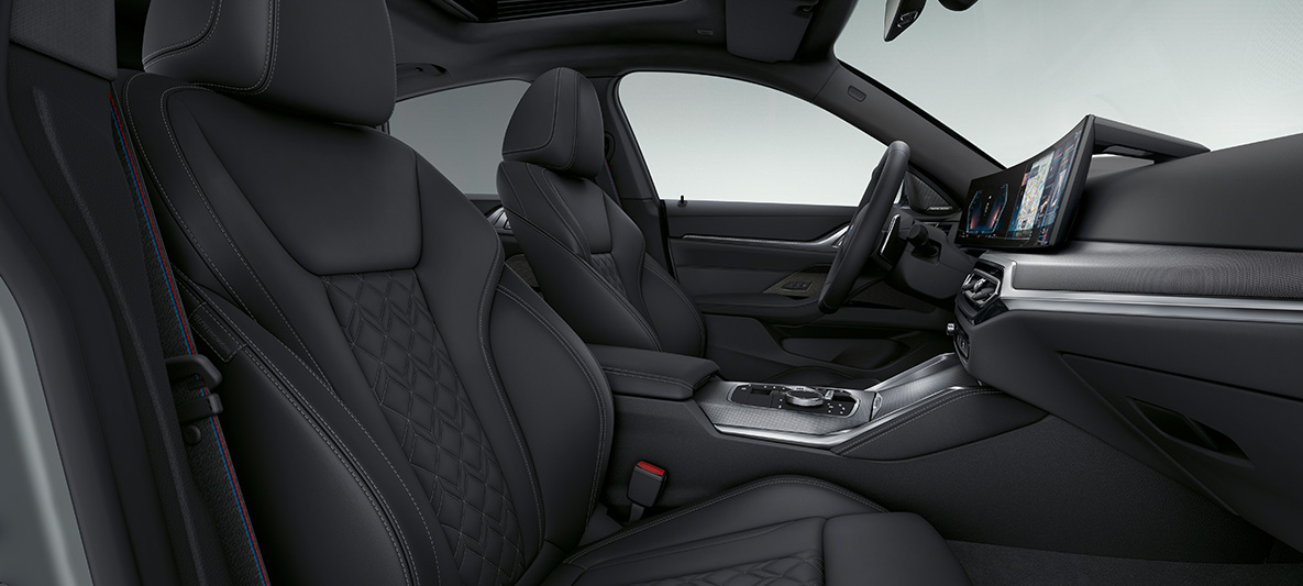 Pele Merino em preto, BMW Série 4 Gran Coupé, G22, 2021, interior Pele Merino BMW Individual com pormenores adicionais em preto, BMW Série 4 Gran Coupé, G26, 2021, interior