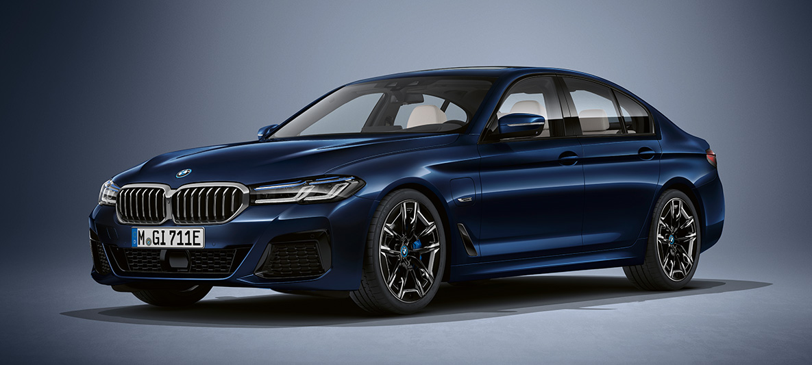 Cor exterior BMW Individual, BMW Série 5 Berlina, G30 BMW Série 5 Berlina, BMW Individual, G30, atualização, 2020, parado, perspetiva frontal a três quartos