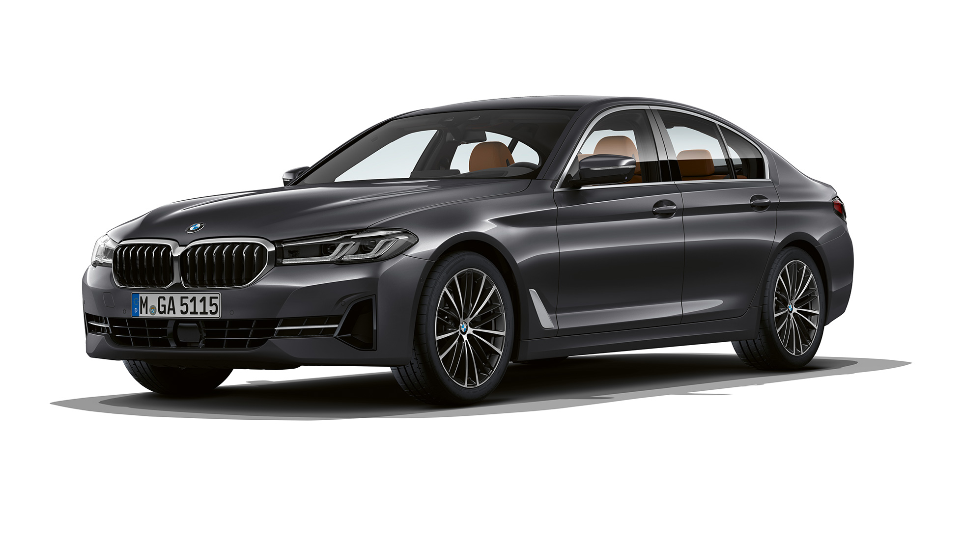 BMW Série 5 Berlina, G30, versão base BMW Série 5 Berlina 540i, G30, 2020, versão base, pintura cinza Sophisto, perspetiva frontal a três quartos