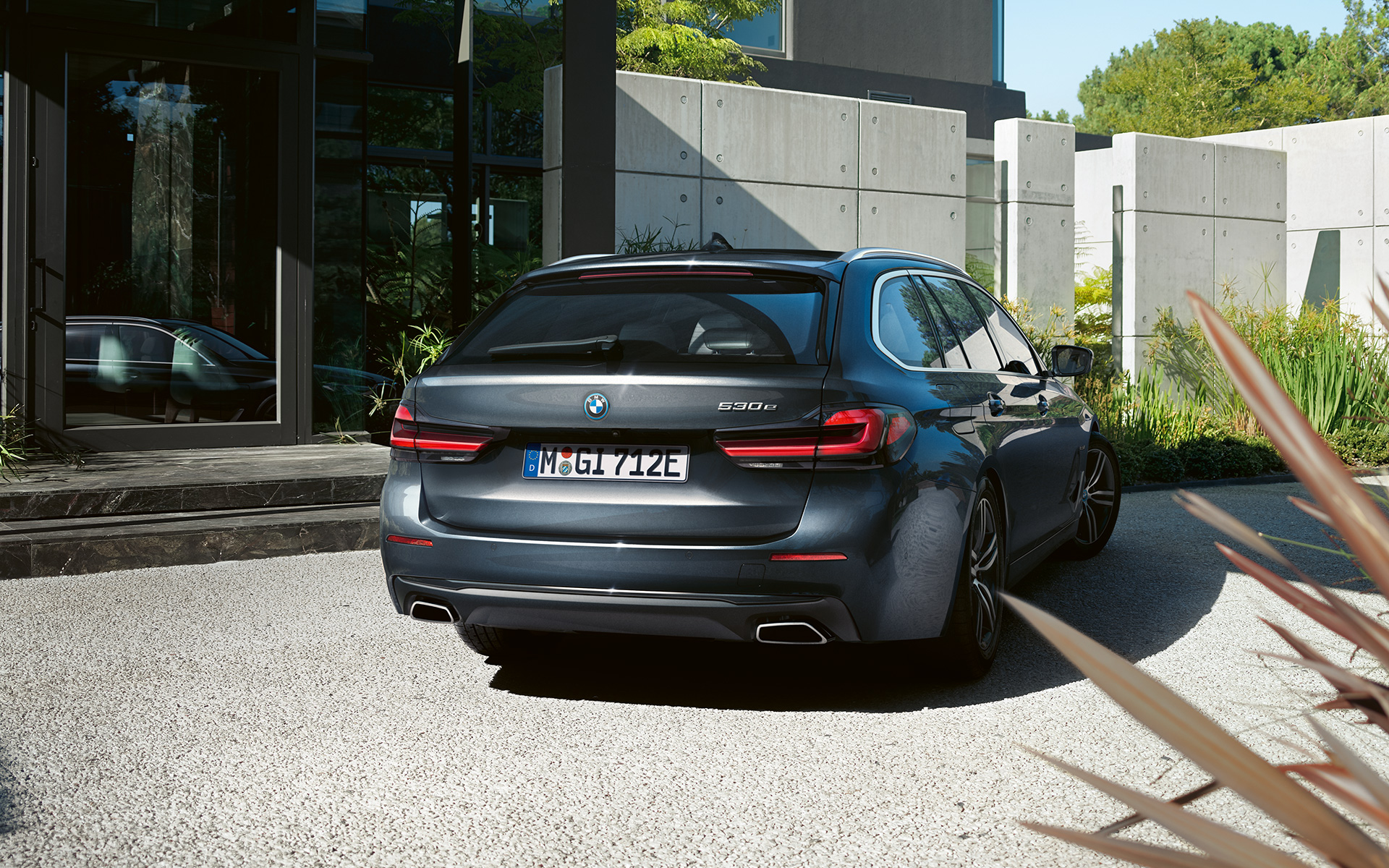 Spoiler traseiro e ponteiras de escape de forma livre, BMW Série 5 Touring, G31, LCI Spoiler traseiro e ponteiras de escape de forma livre, BMW Série 5 Touring, G31, atualização, 2020, cinza Sophisto, traseira