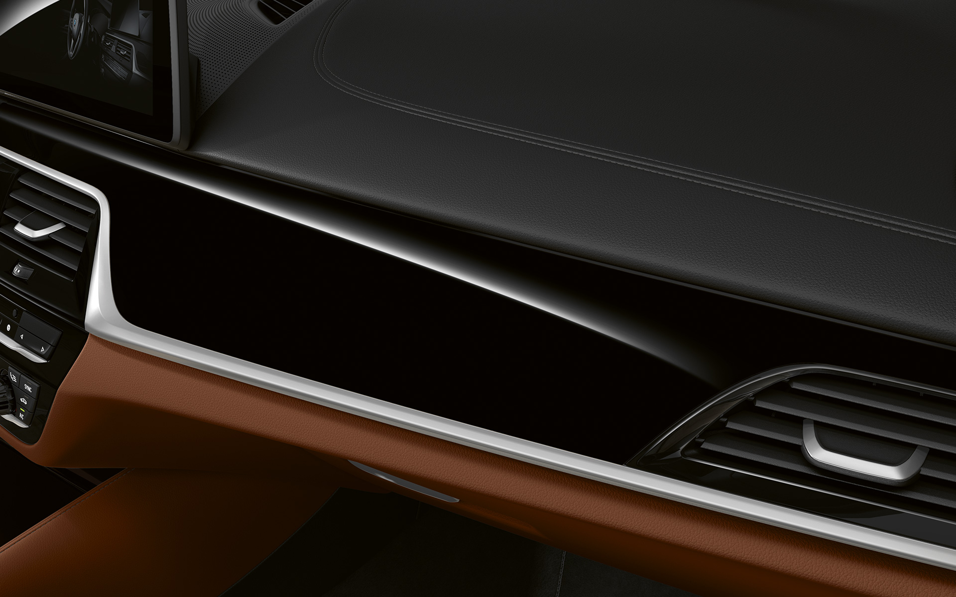 BMW Série 5 Touring, G31, LCI, posto de condução em detalhe, frisos interiores em preto Piano com linha de realce em cromado com brilho pérola BMW Série 5 Touring, G31, atualização, 2020, posto de condução em detalhe, frisos interiores em preto Piano com linha de realce em cromado com brilho pérola