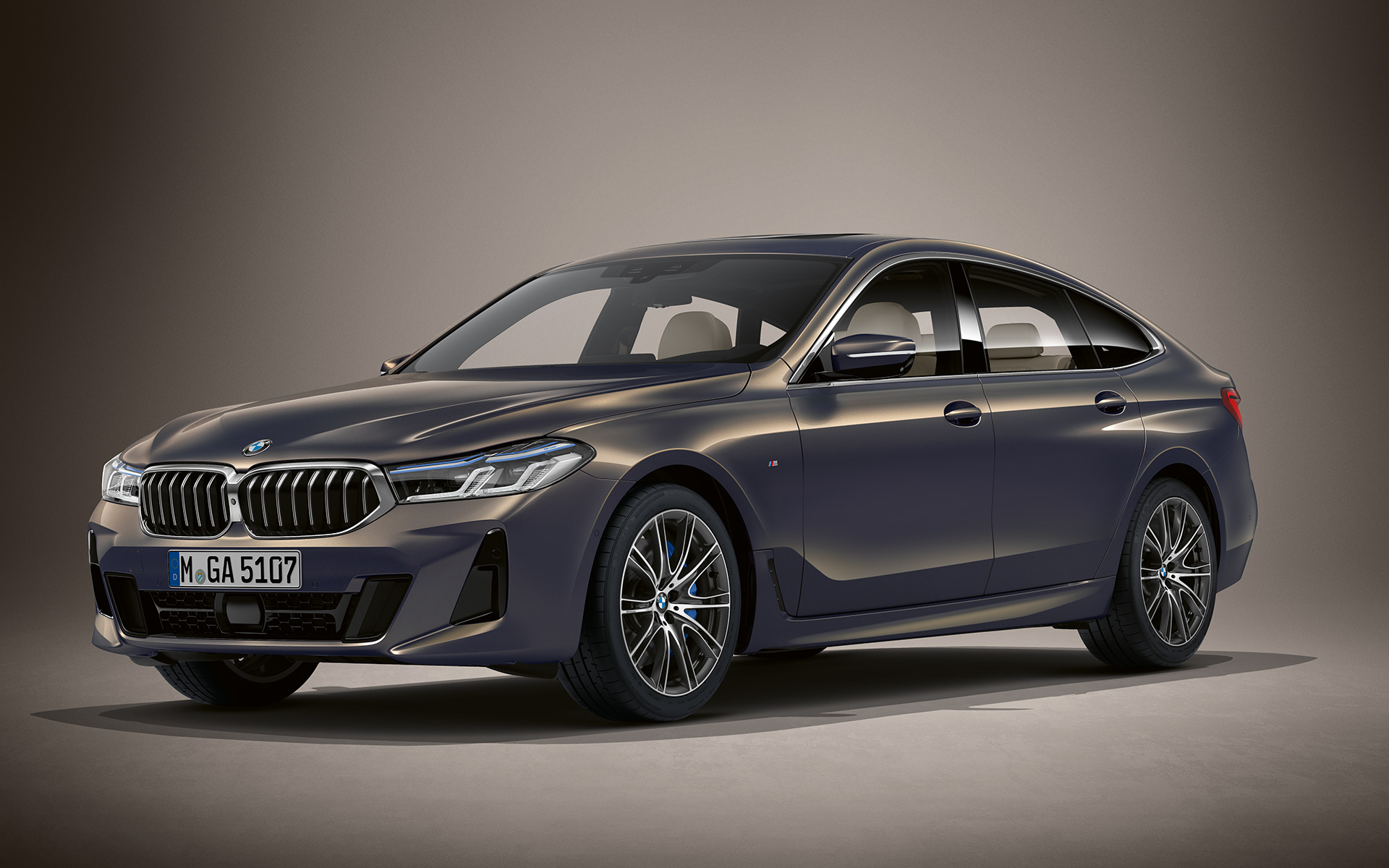 Pintura azul Alvit BMW Individual metalizada, BMW Série 6 Gran Turismo, G32, 2020 Pintura azul Alvit BMW Individual metalizada, BMW Série 6 Gran Turismo, G32, 2020, perspetiva frontal a três quartos, parado