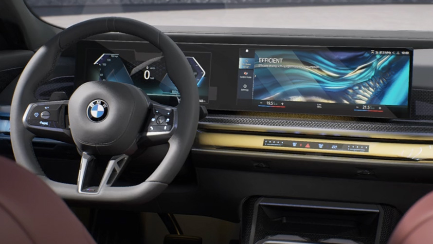 BMW Série 7 Berlina, G70, ICE, BMW 740i M, Pack Desportivo M, perspetiva traseira a três quartos BMW Série 7 Berlina, G70, ICE, BMW 740i M, Pack Desportivo M, perspetiva traseira a três quartos, em movimento