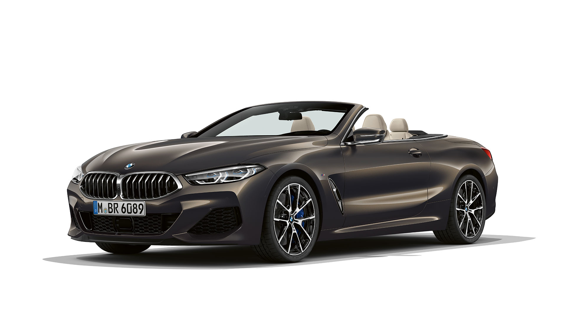 BMW M850i xDrive, Cinza Dravit metallizado, perspetiva frontal a três quartos. BMW M850i xDrive, Cinza Dravit metallizado, perspetiva frontal a três quartos