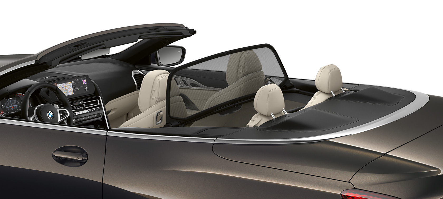 BMW M850i xDrive em cinza Dravit metalizado, perspetiva lateral com capota flexível aberta. BMW M850i xDrive em cinza Dravit metalizado, perspetiva lateral com capota flexível aberta.