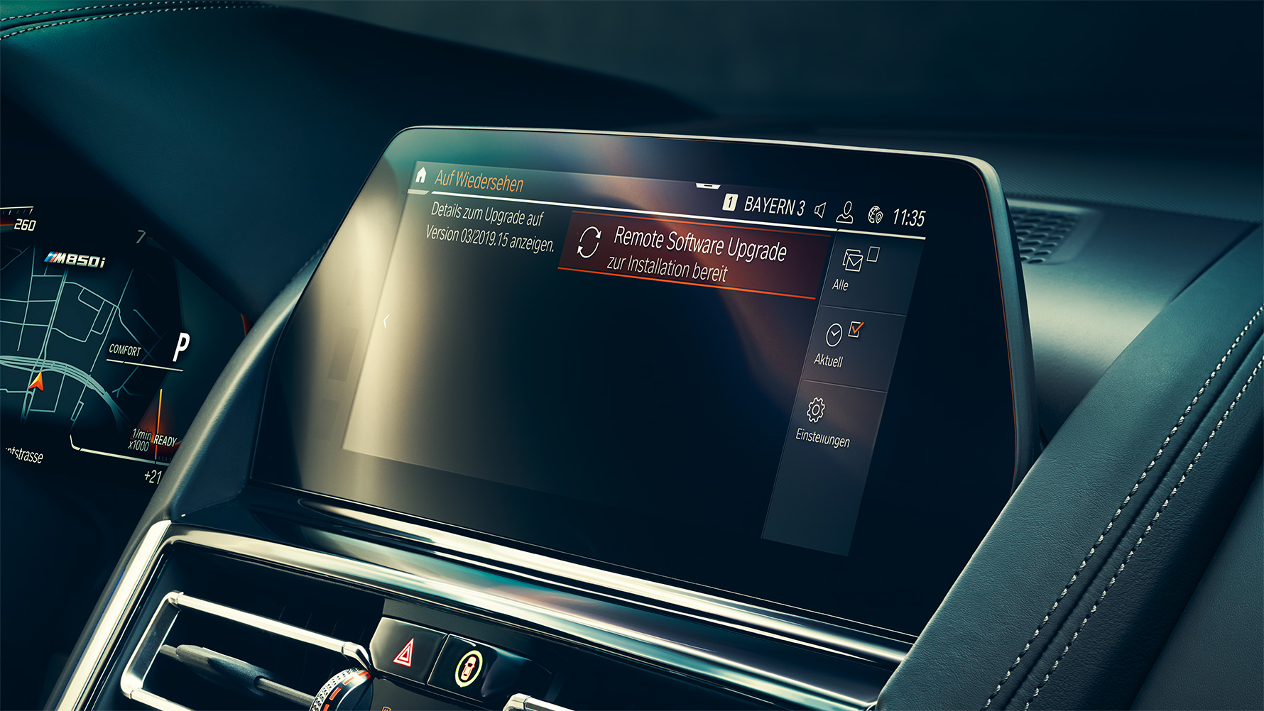 BMW 8 Series Coupé, cockpit Interior of the BMW 8 Series Coupé with Control Display and Remote Software Upgrade.