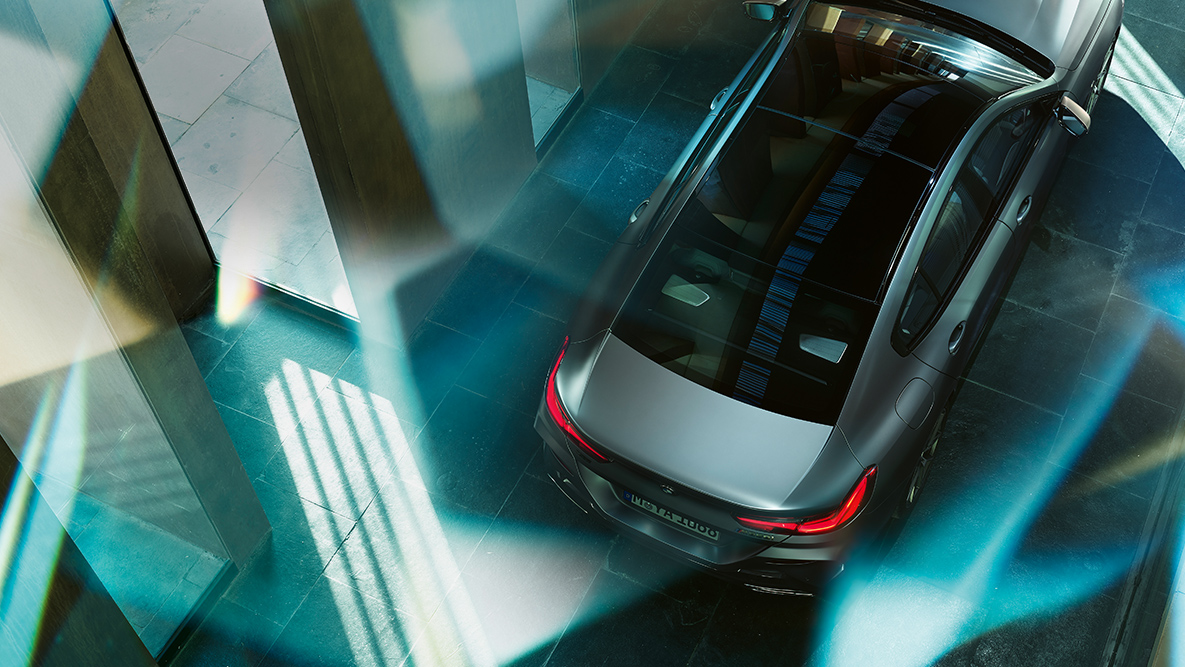Teto de abrir panorâmico com superfícies em vidro de grandes dimensões BMW Série 8 Gran Coupé, teto de abrir panorâmico com superfícies em vidro de grandes dimensões