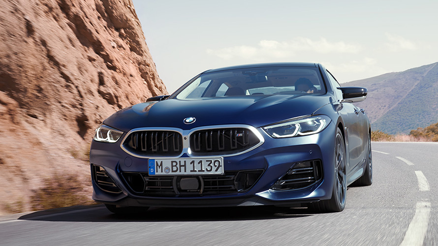 BMW Série 8 Gran Coupé (G16), perspetiva traseira a três quartos, em movimento BMW Série 8 Gran Coupé (G16), perspetiva traseira a três quartos, em movimento