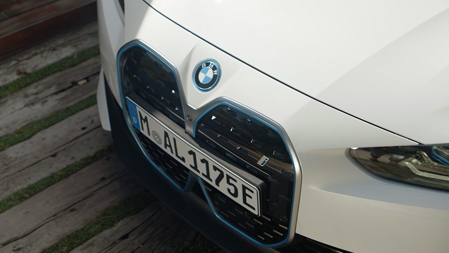 BMW i4 eDrive40, G26, 2021, pintura branco Mineral, design exterior em detalhe, vídeo BMW i4 eDrive40, G26, 2021, pintura branco Mineral, design exterior em detalhe, vídeo