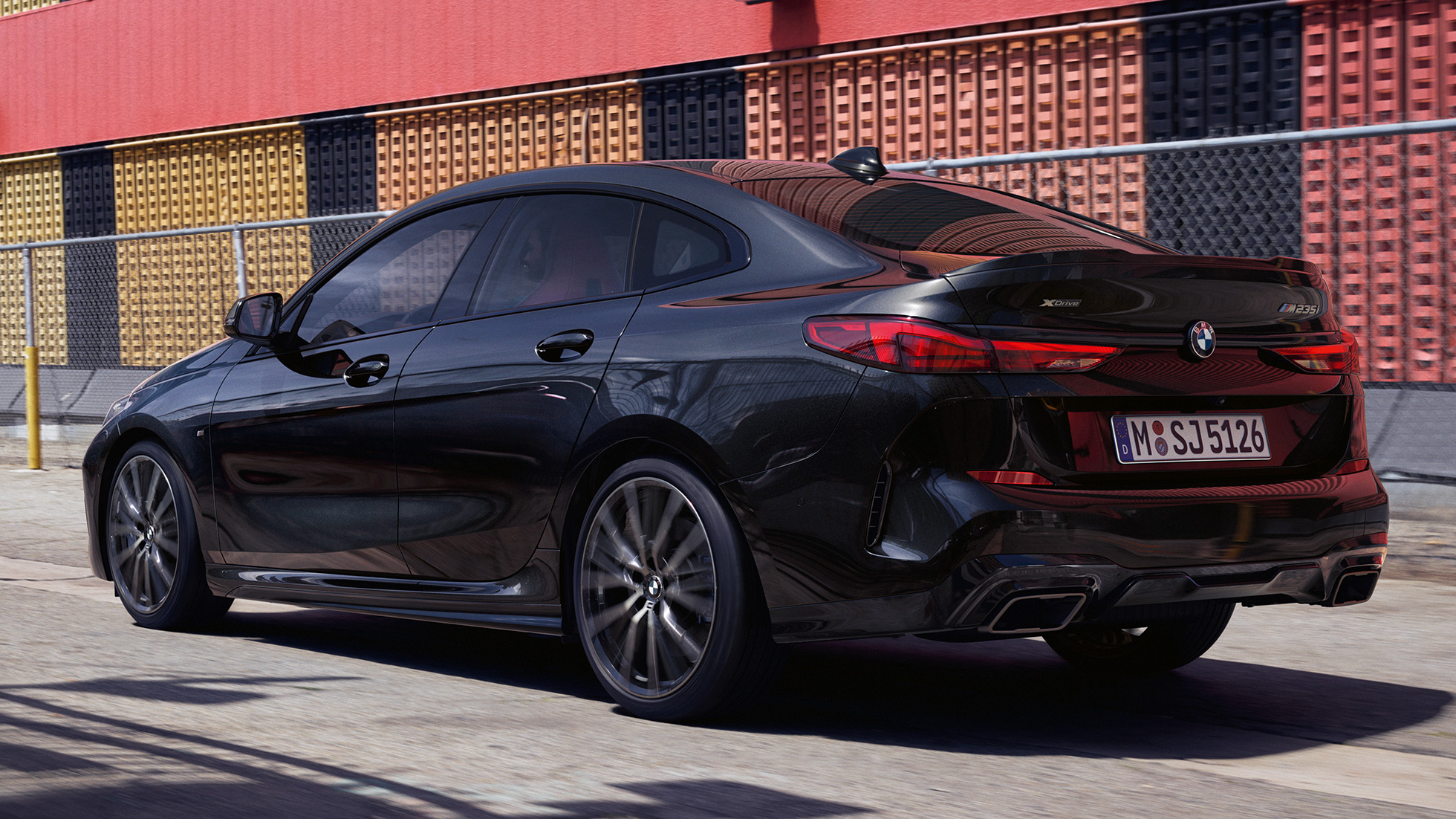 BMW M235i xDrive Gran Coupé, perspetiva traseira a três quartos BMW M235i xDrive Gran Coupé, 2020, pintura preto Sapphire metalizada, F44, perspetiva traseira a três quartos, exterior