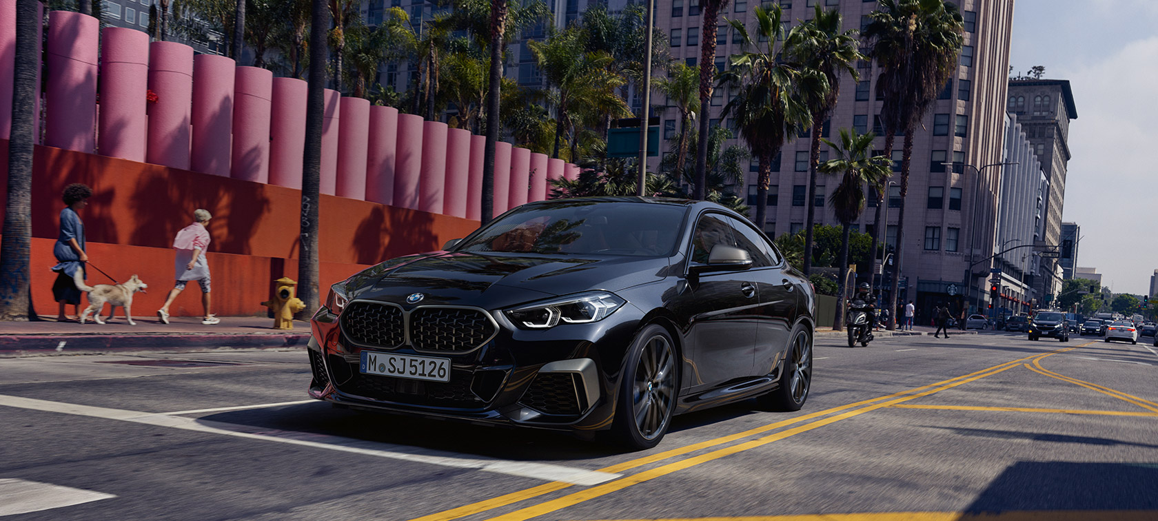 BMW M235i xDrive Gran Coupé, perspetiva frontal a três quartos BMW M235i xDrive Gran Coupé, 2020, pintura preto Sapphire metalizada, F44, perspetiva frontal a três quartos