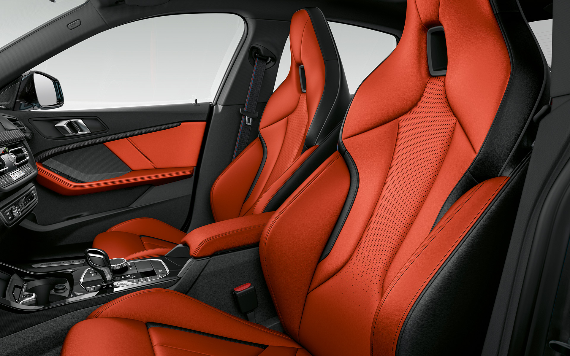 Interior do BMW M235i xDrive Gran Coupé, F44 Interior de elevada qualidade do BMW M235i xDrive Gran Coupé, F44, 2020, interior