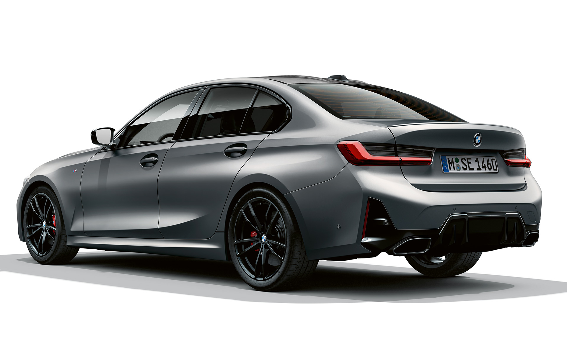 Spoiler traseiro M, BMW M340i xDrive Berlina, G20 BMW M340i xDrive Berlina, G20, pintura cinza Frozen Pure BMW Individual, perspetiva traseira a três quartos, spoiler traseiro M