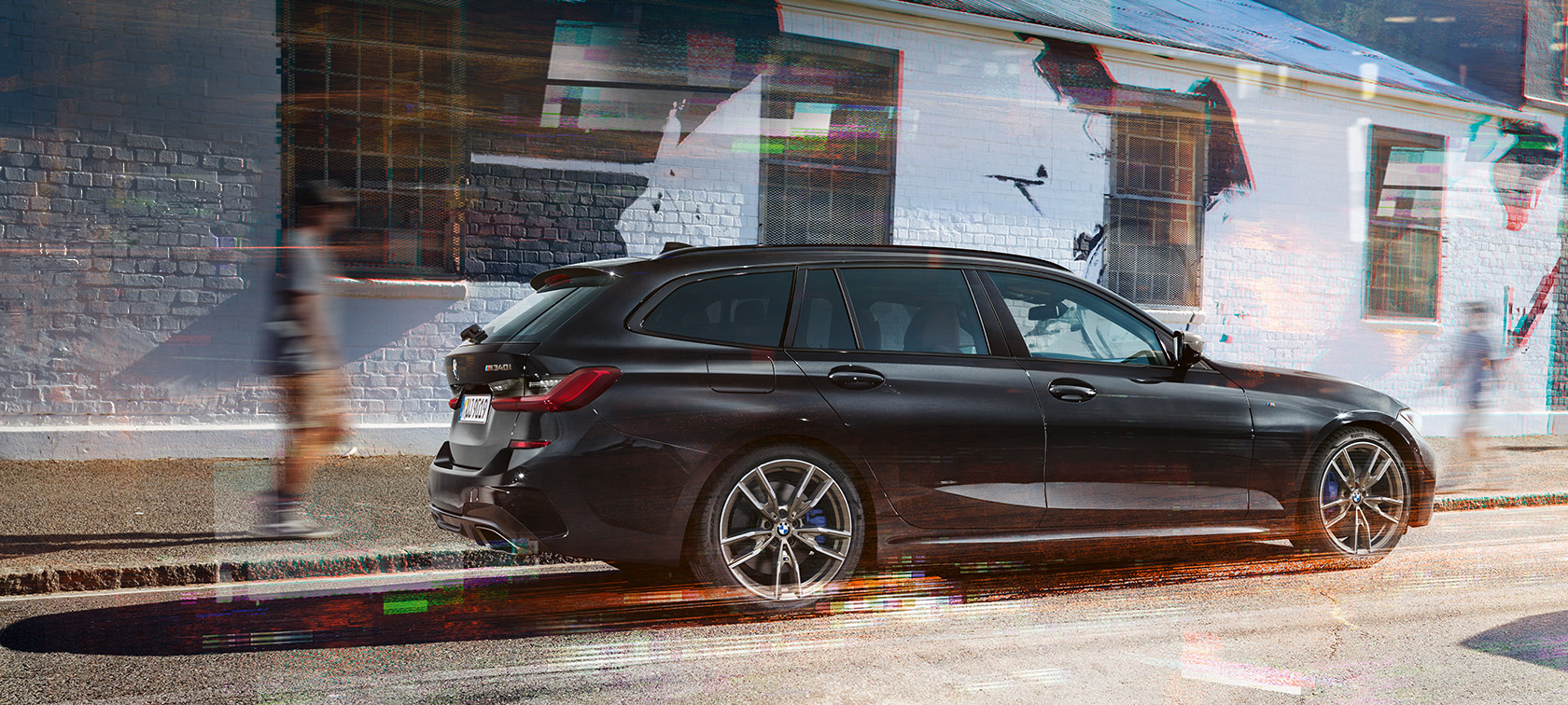 Perspetiva lateral, BMW M340i xDrive Touring (G21) BMW M340i xDrive Touring, G21, pintura preto Sapphire metalizada, perspetiva lateral, na rua