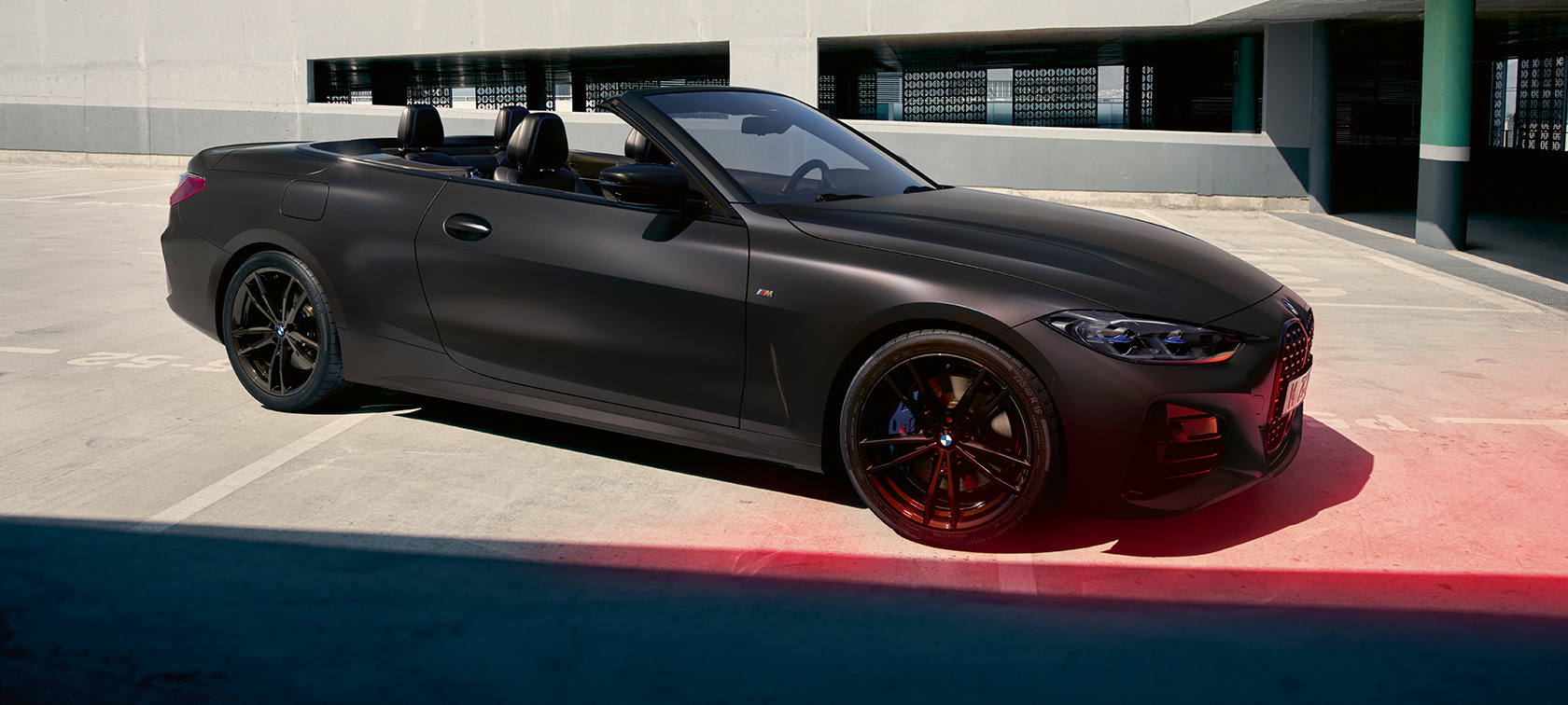 Perspetiva lateral a três quartos do BMW M440i xDrive Cabrio, G23, 2020 BMW M440i xDrive Cabrio, G23, 2020, pintura cinza Frozen Deep metalizada, perspetiva lateral a três quartos