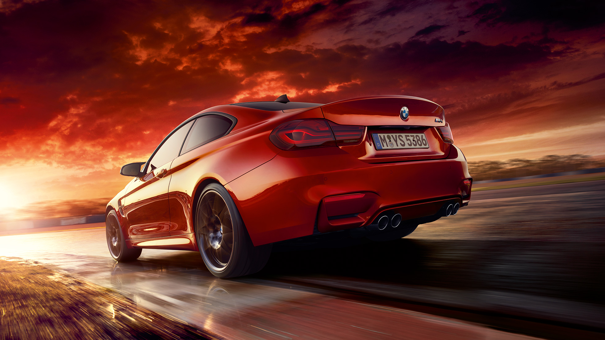 BMW M4 Coupé, perspetiva traseira BMW M4 Coupé, design, perspetiva traseira