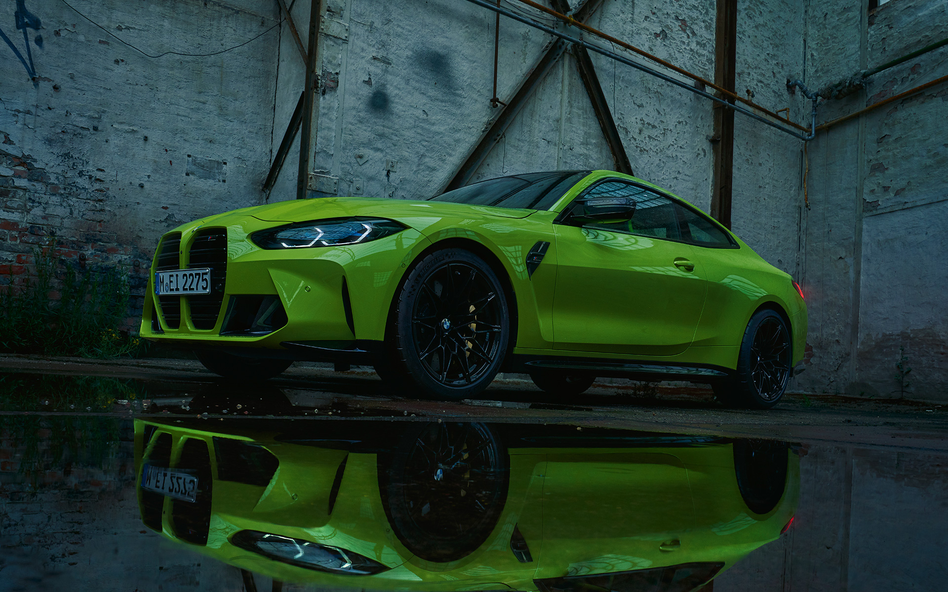 BMW M4 Competition Coupé, G82, 2020, pintura amarelo Sao Paulo, perspetiva dianteira a três quartos