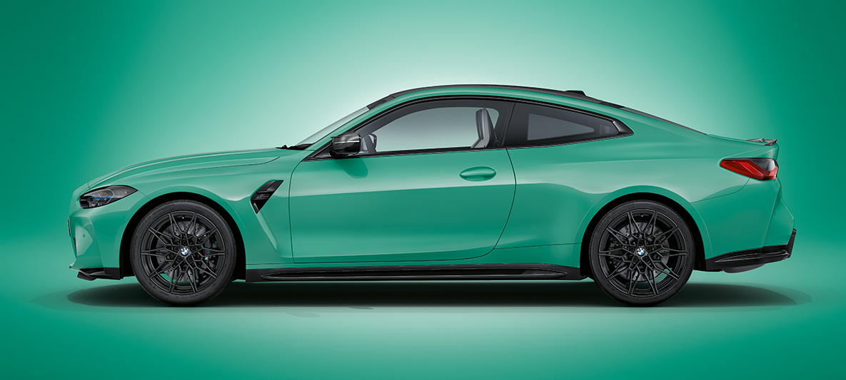 BMW M4 Coupé, pintura verde Mint BMW Individual metalizada, G82, 2021, perspetiva lateral, parado BMW M4 Coupé, pintura verde Mint BMW Individual metalizada, G82, 2021, perspetiva lateral, parado