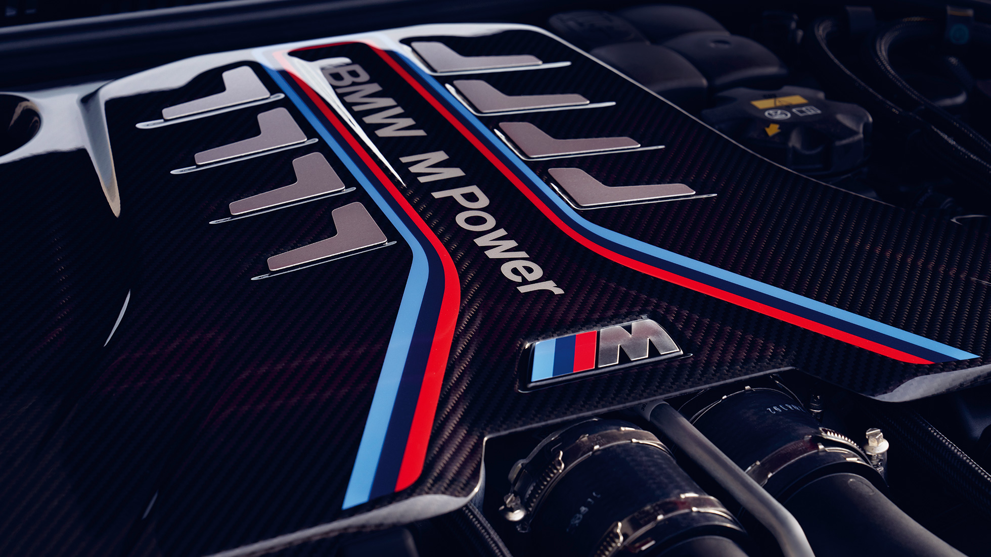 Motor BMW M TwinPower Turbo de 8 cilindros do BMW M5 Competition, F90 LCI, atualização, 2020 Motor BMW M TwinPower Turbo de 8 cilindros a gasolina do BMW M5 Competition, F90 LCI, atualização, 2020