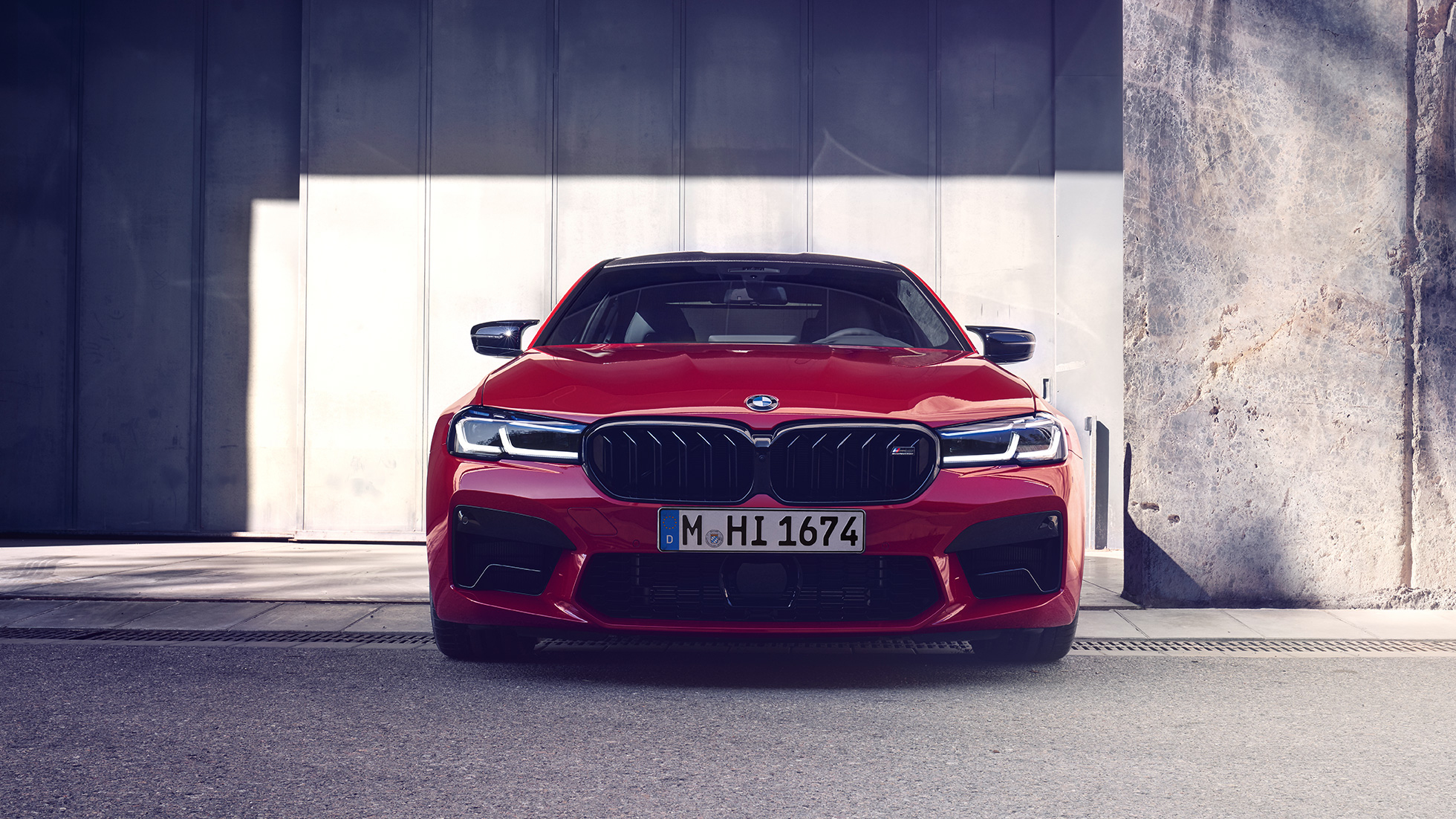 Dianteira com nova grelha em forma de rim, BMW M5 Competition, F90 LCI, atualização, 2020 Dianteira com nova grelha em forma de rim, BMW M5 Competition, F90 LCI, atualização, 2020, vermelho Imola BMW Individual, vista frontal