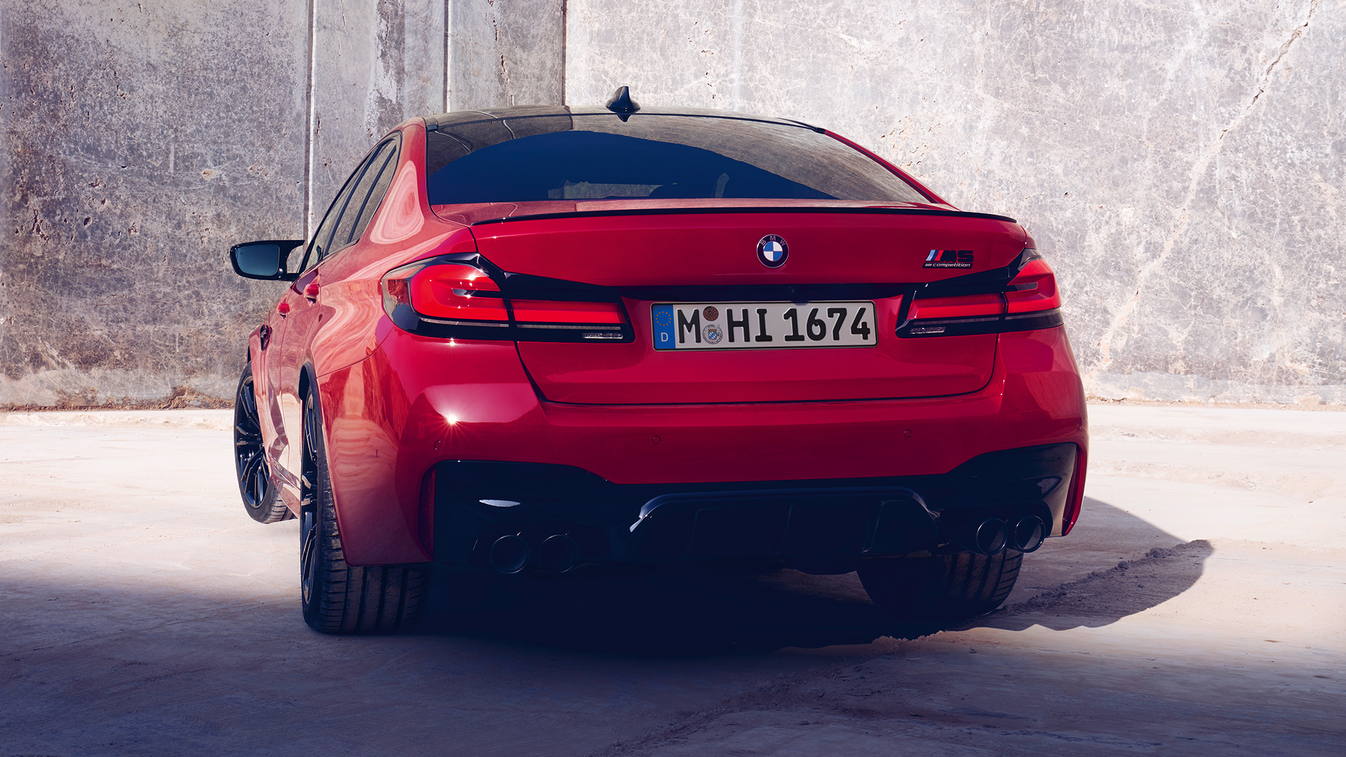 Faróis traseiros, BMW M5 Competition, F90 LCI, atualização, 2020 Faróis traseiros, BMW M5 Competition, F90 LCI, atualização, 2020, vermelho Imola BMW Individual, perspetiva traseira