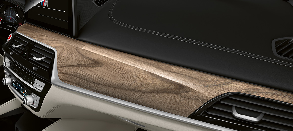 BMW Individual, BMW M5 Berlina, F90 LCI, atualização, 2020, frisos interiores BMW Individual em madeira nobre Sen em castanho-claro, interior BMW Individual, BMW M5 Berlina, F90 LCI, atualização, 2020, frisos interiores BMW Individual em madeira nobre Sen em castanho-claro, interior