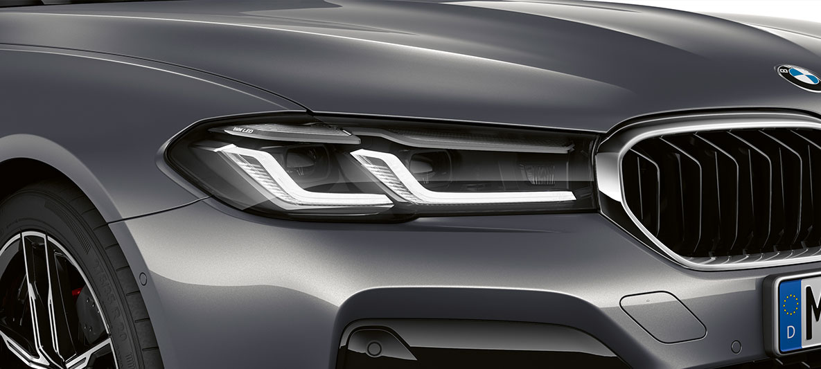 Novo design dos faróis, BMW M5, F90 LCI, atualização, 2020, perspetiva frontal Novo design dos faróis, BMW M5, F90 LCI, atualização, 2020, cinza Brands Hatch metalizado, perspetiva frontal