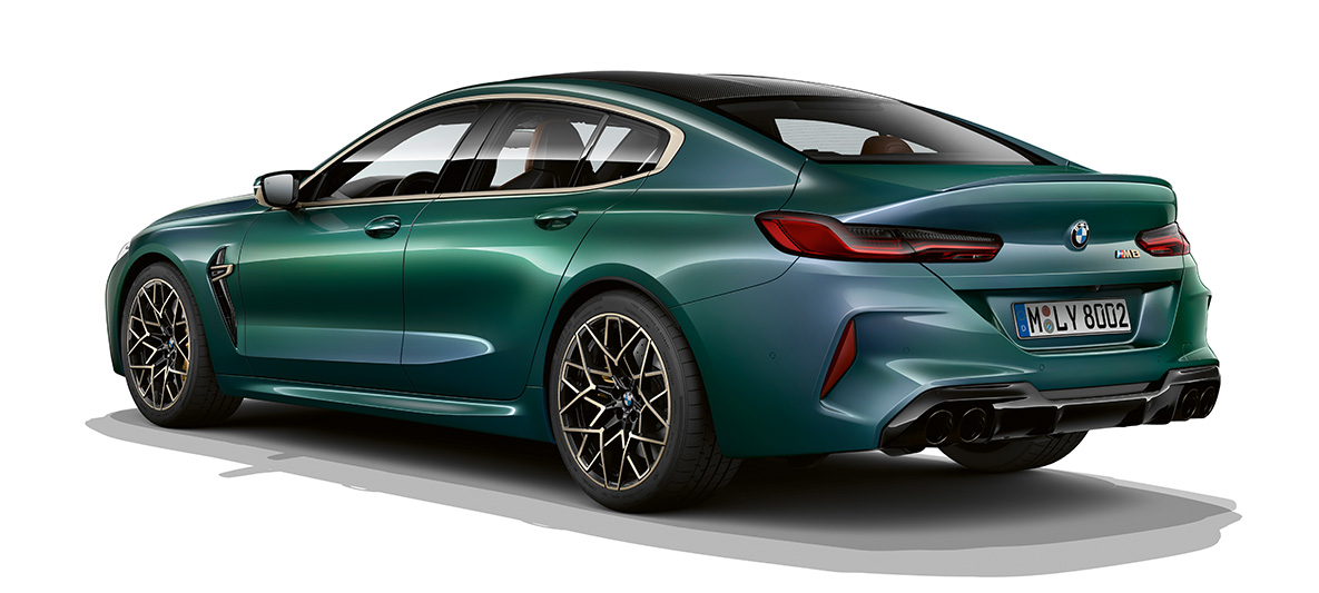 BMW M8 Gran Coupé First Edition, perspetiva traseira três quartos BMW M8 Gran Coupé First Edition, F93, 2020, pintura verde Aurora Diamond BMW Individual metalizada, perspetiva traseira a três quartos