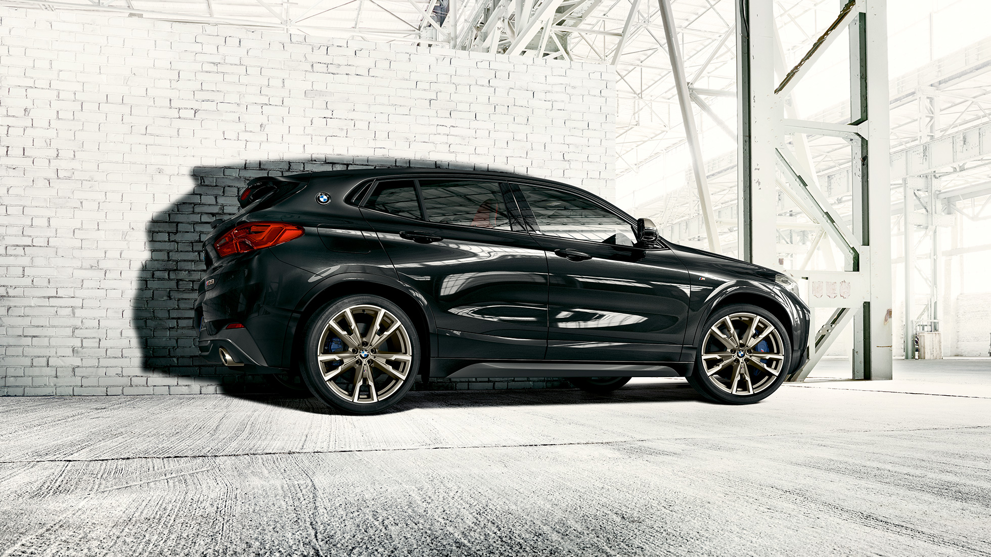 Jantes de liga leve M do BMW X2 M35i Jantes de liga leve M, BMW X2 M35i, preto Sapphire metalizado, F39, perspetiva lateral