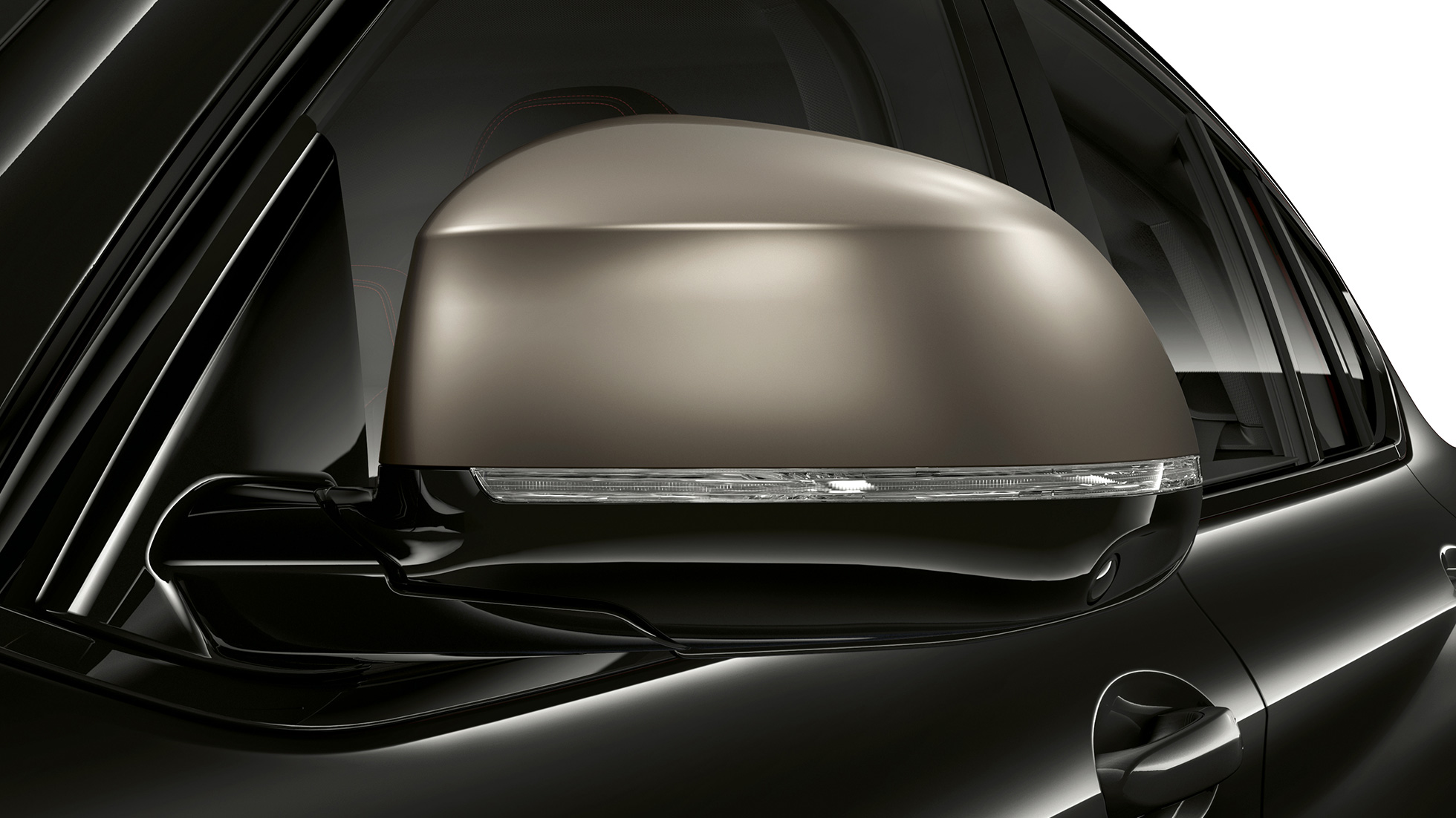 BMW X4 M40d, capas dos espelhos retrovisores. BMW X4 M40d na pintura preto Sapphire metalizada, exterior, capas galvanizadas dos espelhos retrovisores em cinza Cerium.