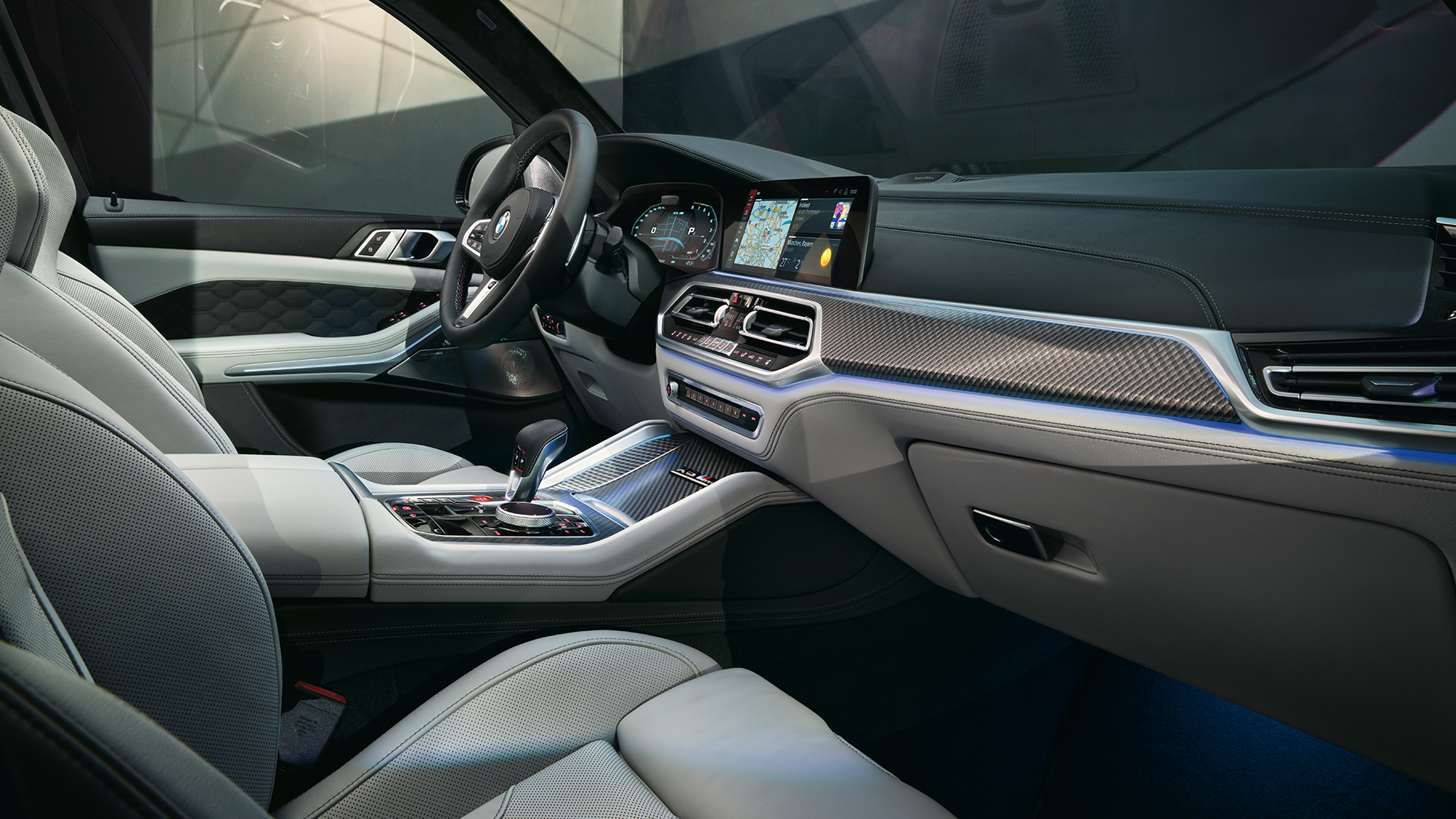 BMW X5 M Competition, consola central com alavanca seletora M BMW X5 M Competition, consola central com alavanca seletora M, F95, interior
