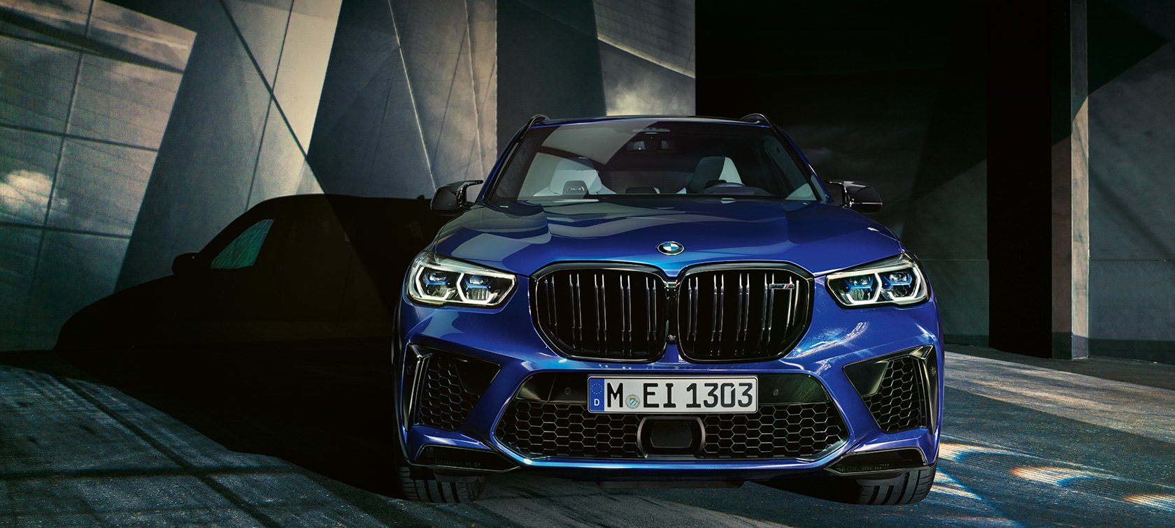 BMW X5 M Competition, perspetiva frontal, F95 BMW X5 M Competition, pintura azul Marina Bay metalizada, F95, 2020, perspetiva frontal