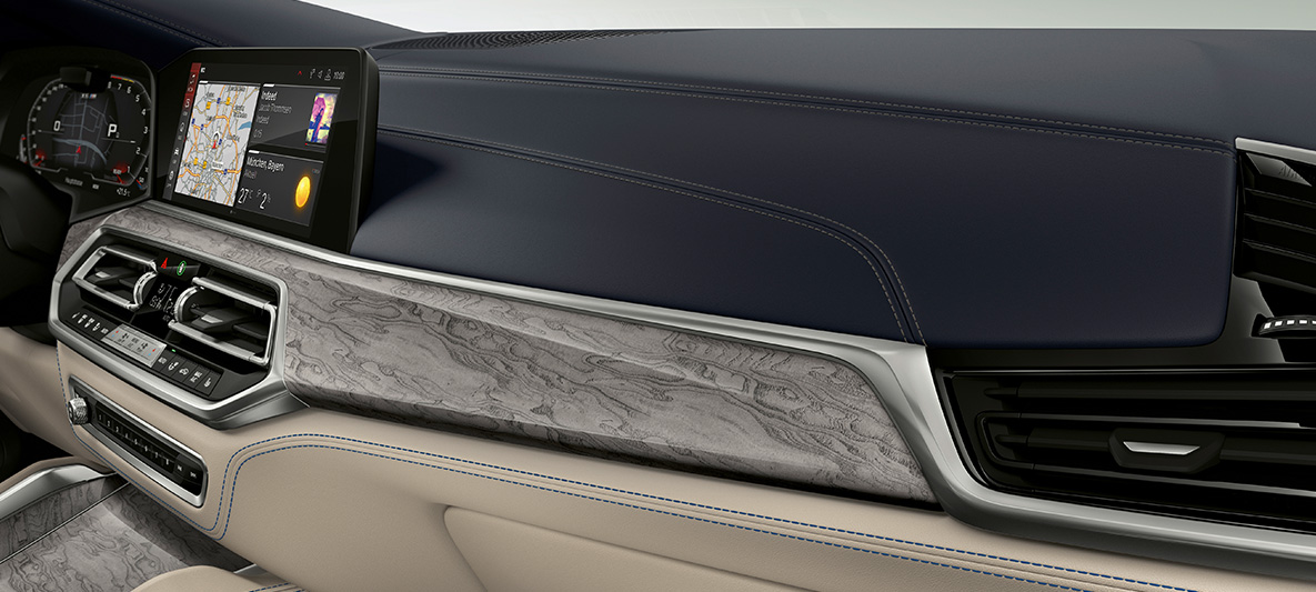 BMW X6 M Individual, F96, SUV, 2020, interior BMW X6 M BMW Individual, F96, SUV, 2020, interior, frisos interiores em madeira nobre de freixo em cinza Silver, brilhante