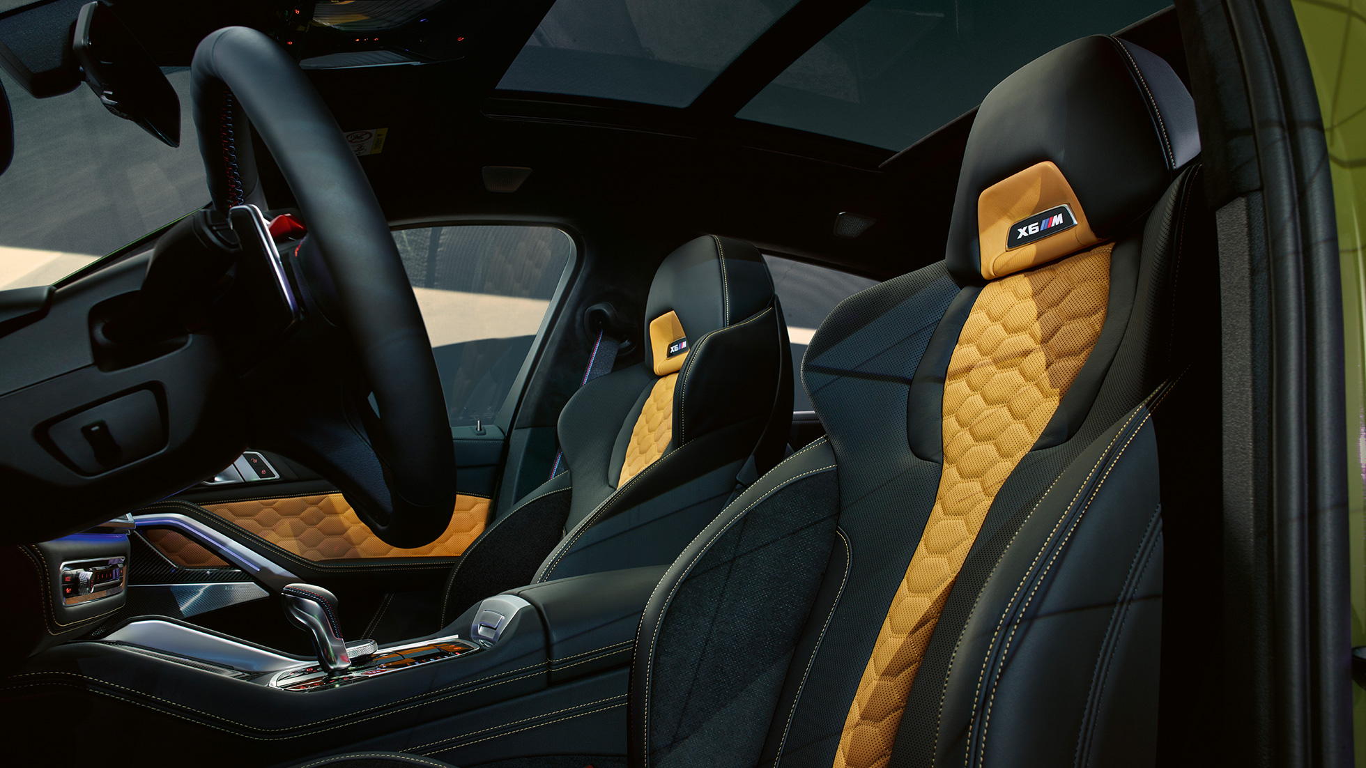 Bancos M multifuncionais do BMW X6 M Competition Bancos M multifuncionais do BMW X6 M Competition, F96, 2020, interior