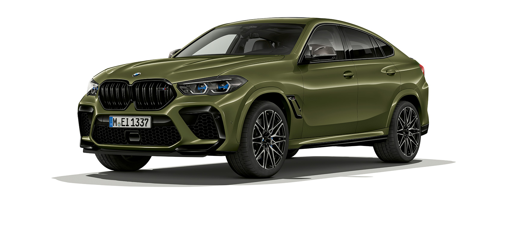 BMW X6 M Competition, perspetiva lateral a três quartos, F96 BMW X6 M Competition, F96, 2020, SUV, pintura especial verde Urban BMW Individual, perspetiva lateral a três quartos