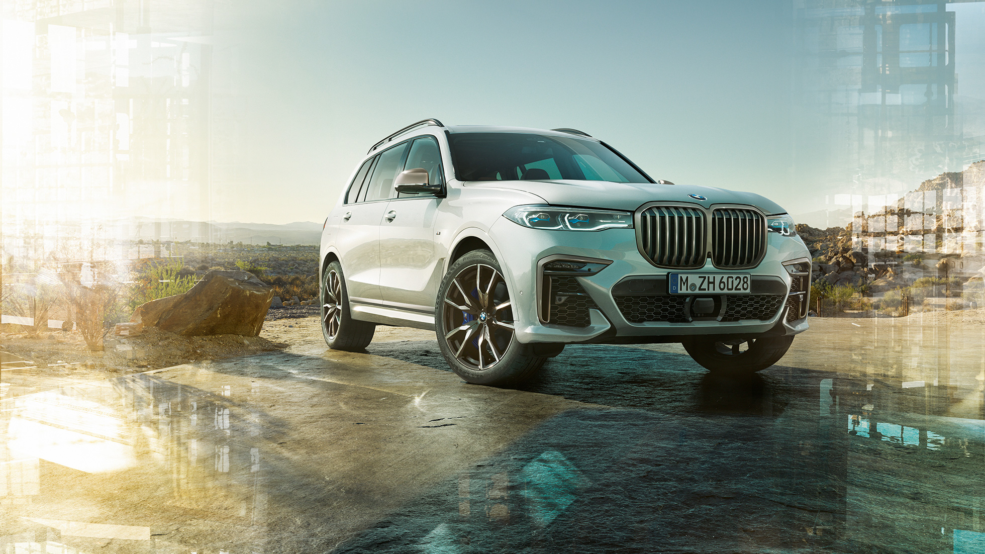 BMW X7 M, perspetiva frontal a três quartos BMW X7 M em branco Mineral, parado, perspetiva frontal a três quartos, G07, 2019