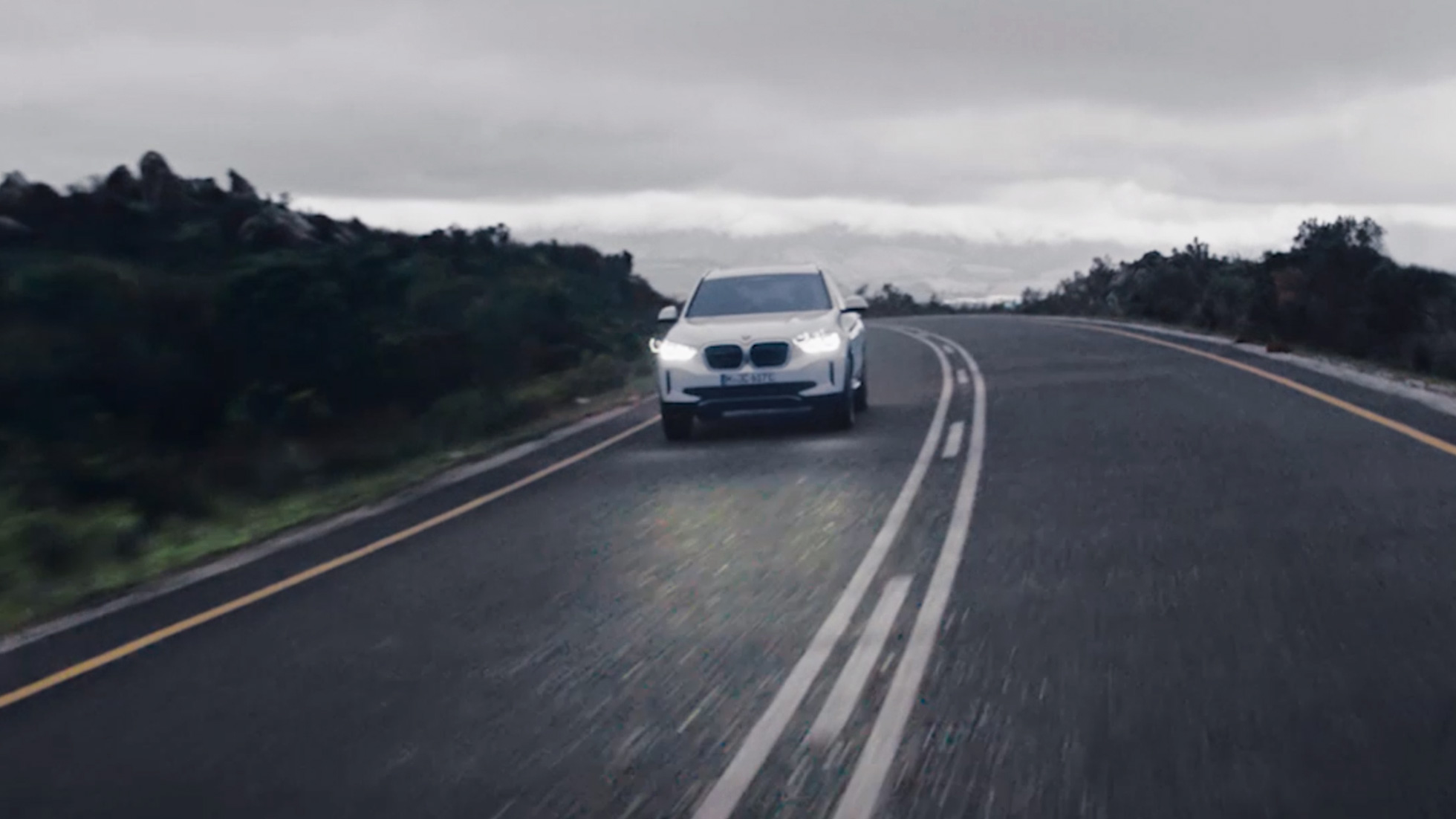 BMW iX3, G08, dinâmica de condução, vídeo BMW iX3, G08, 2020, branco Mineral metalizado, dinâmica de condução, vídeo