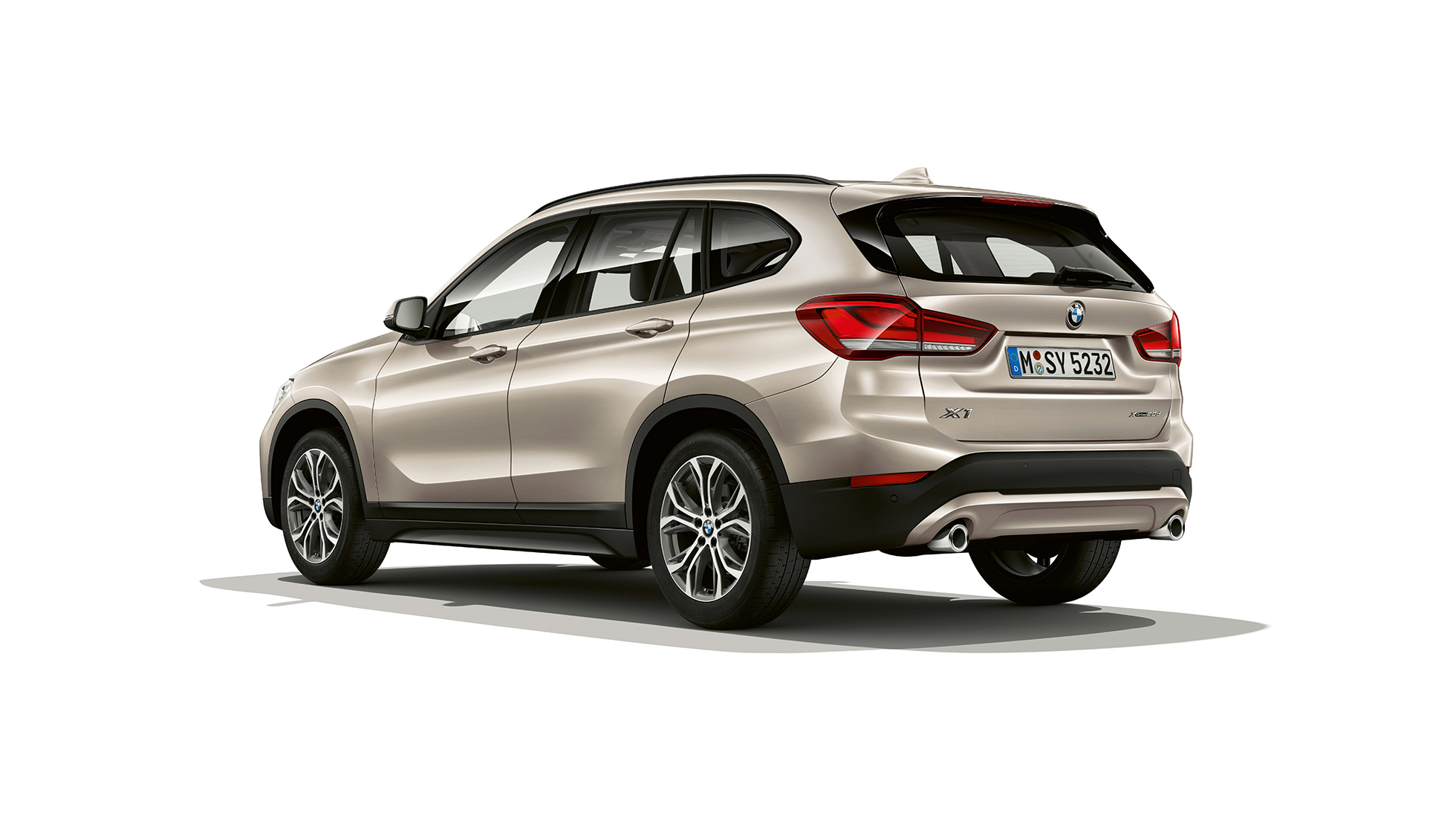 BMW X1, Versão Advantage, perspetiva traseira a três quartos BMW X1, Versão Advantage, perspetiva frontal a três quartos, imagem de estúdio