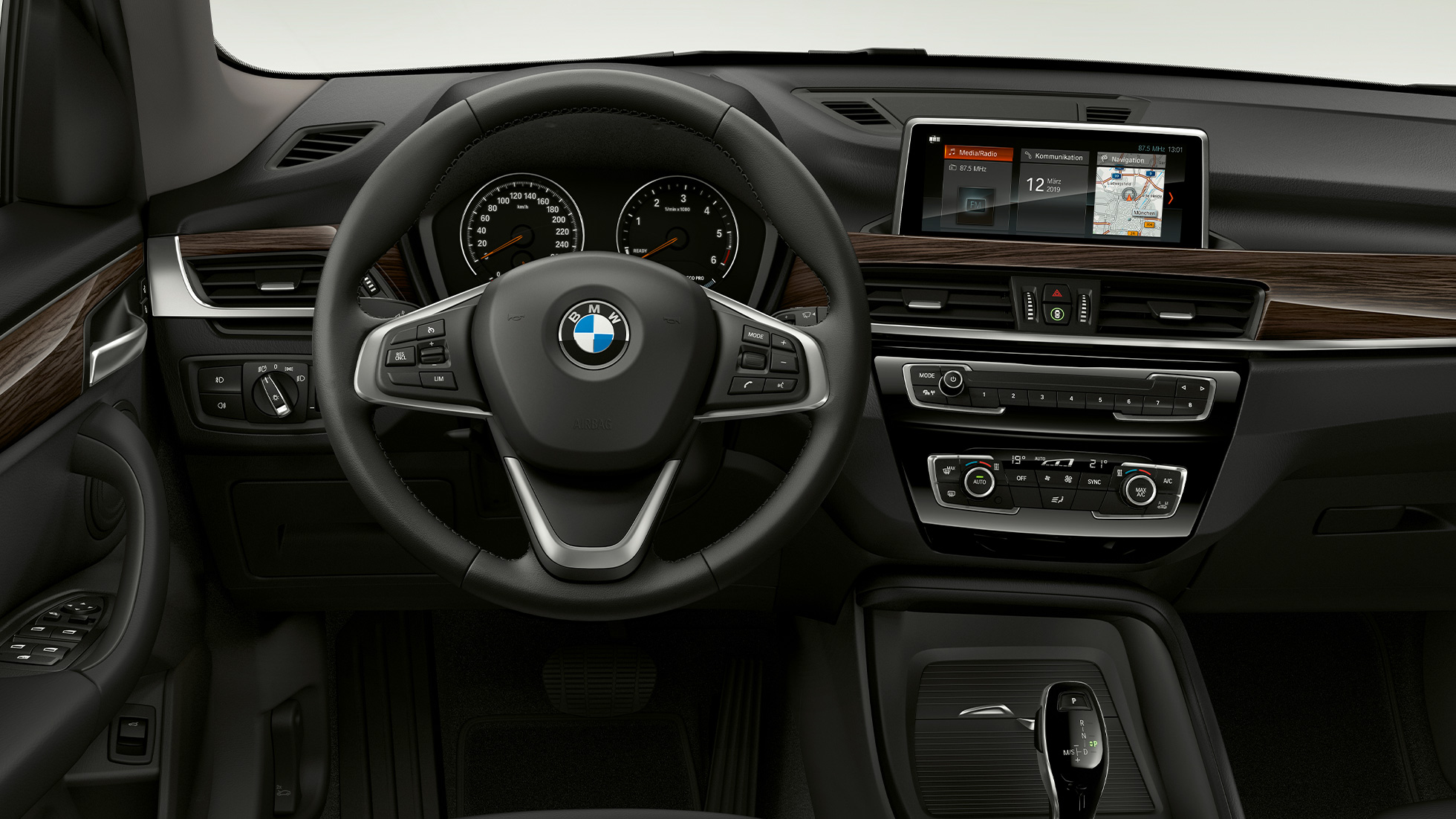 BMW X1, Versão Advantage, interior BMW X1, Versão Advantage, interior com destaque para o posto de condução