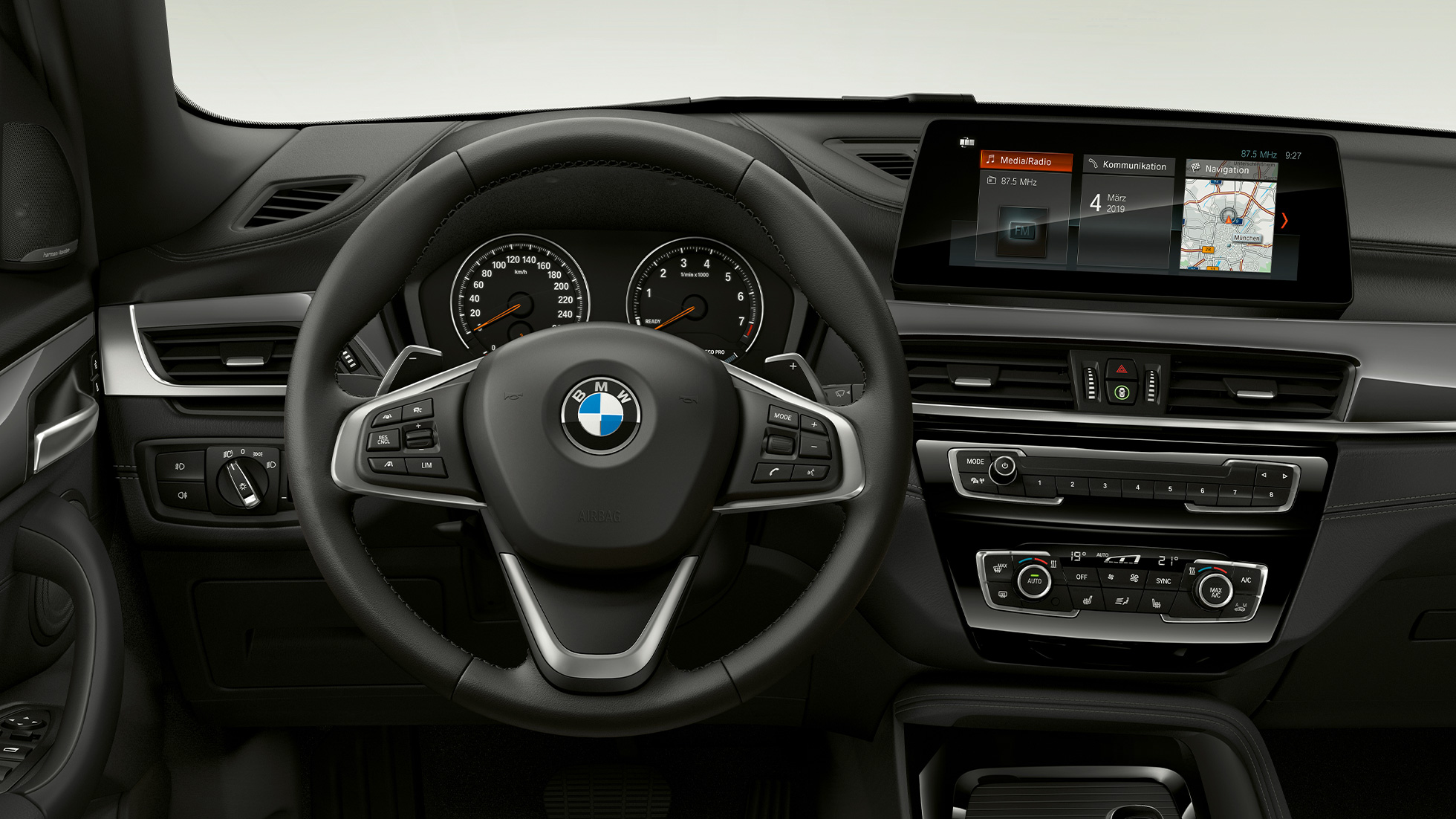 BMW X1, Versão xLine, interior BMW X1, Versão xLine, interior com destaque para o posto de condução