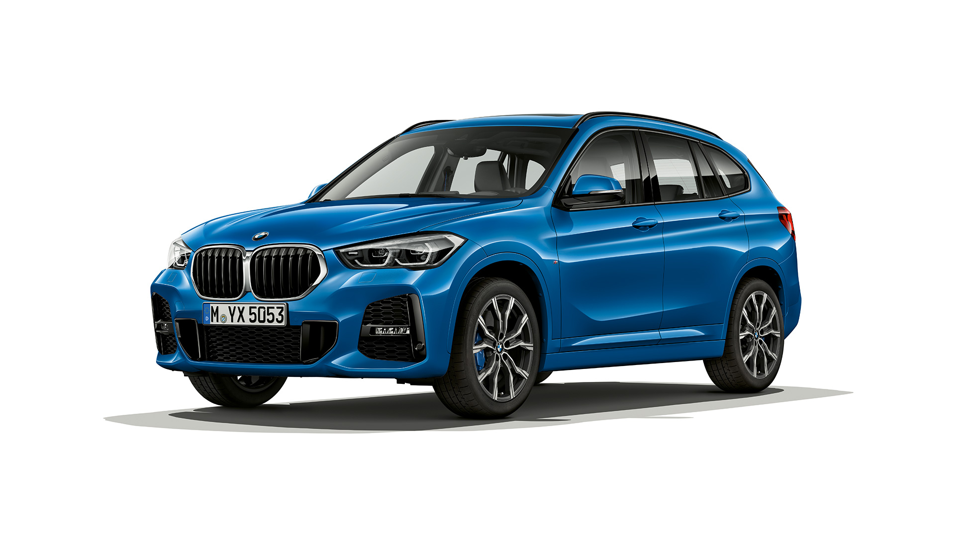BMW X1, Versão Desportiva M, perspetiva frontal a três quartos BMW X1, Versão Desportiva M, perspetiva frontal a três quartos, imagem de estúdio